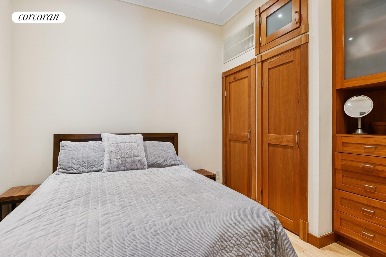 #8 photo, 253 W 73RD Street, マンハッタン Upper West Side , NY 10023