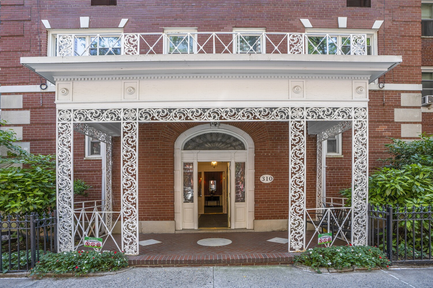 #18 photo, 310 W 55TH Street, マンハッタン Hells Kitchen , NY 10019