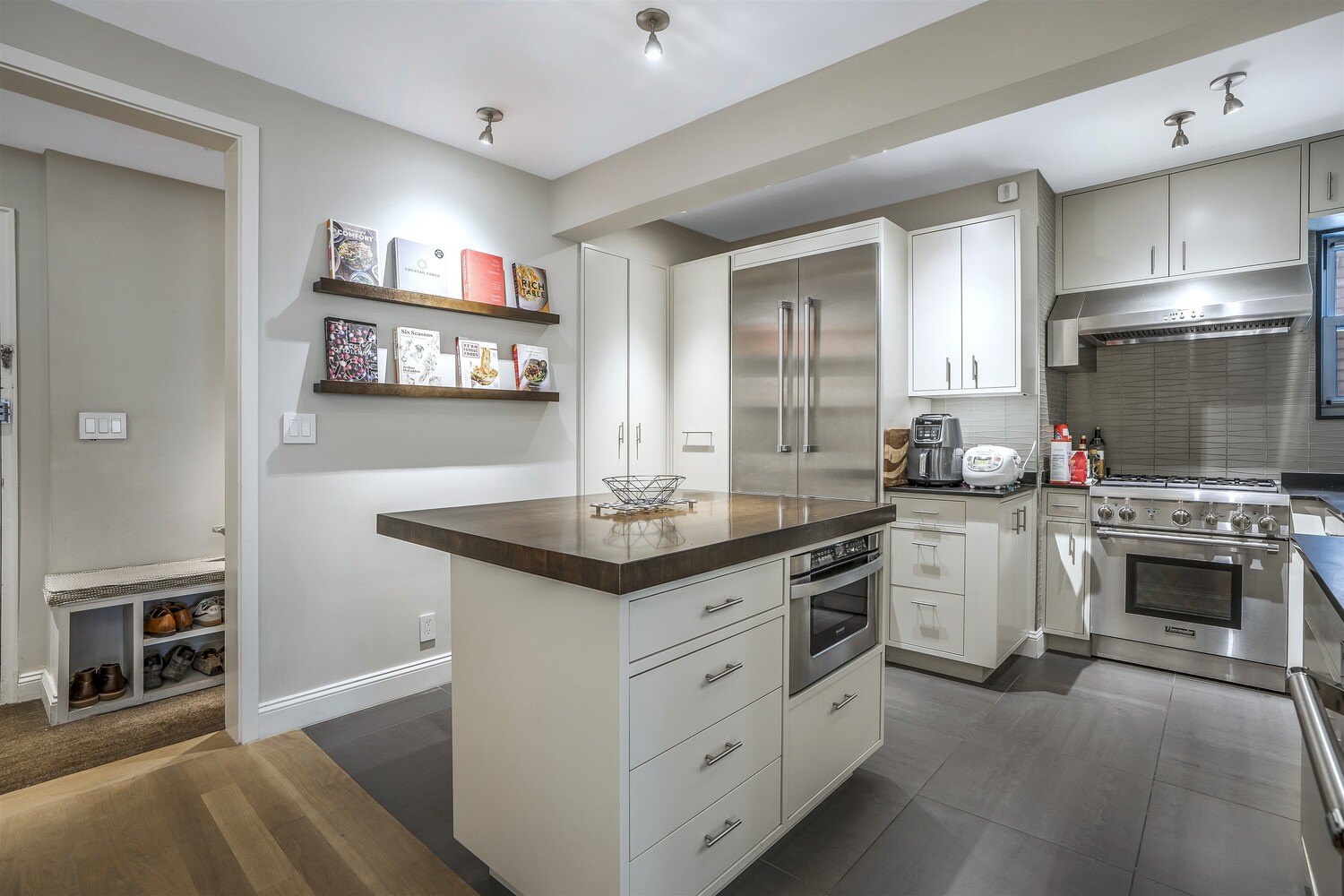 #7 photo, 310 W 55TH Street, マンハッタン Hells Kitchen , NY 10019