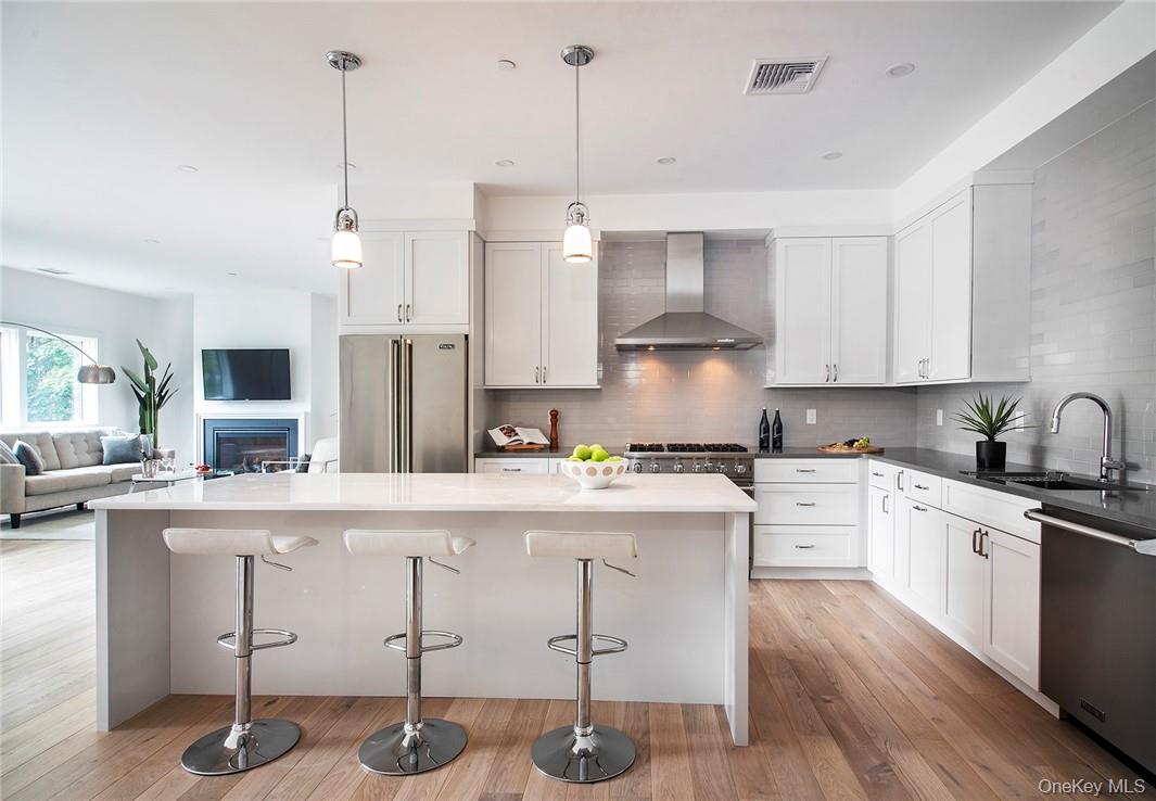 #7 photo, 8 Boulevard, Pelham , NY 10803