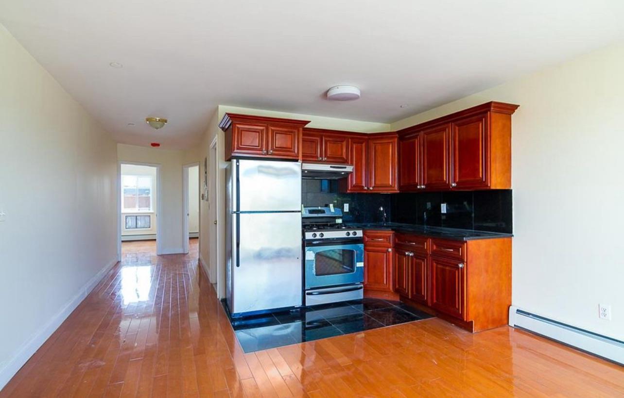 #4 photo, 54-14 111th Street, クイーンズ区 Corona , NY 11368