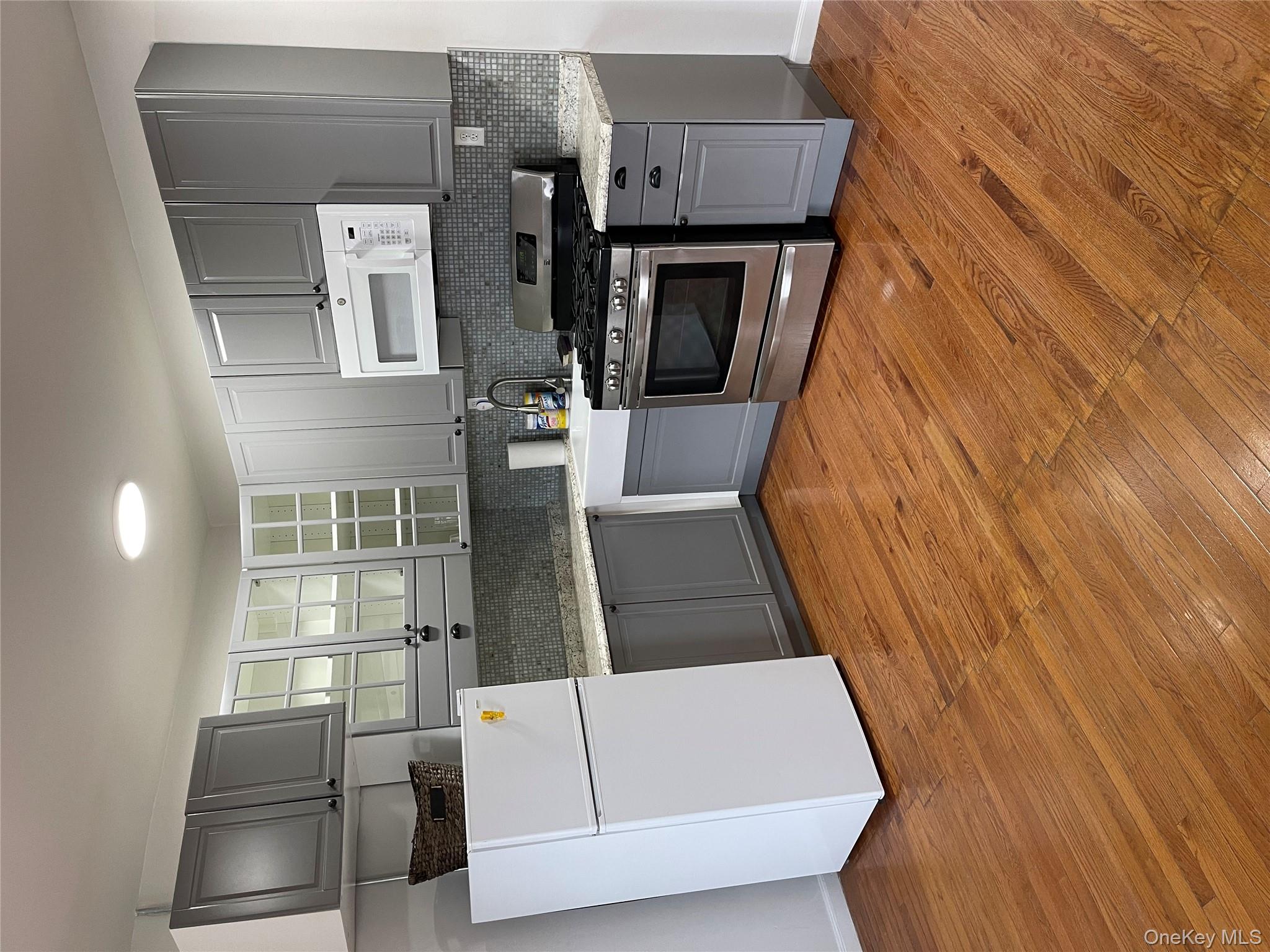 #1 photo, 54-15 82nd Street, كوينز Elmhurst , NY 11373