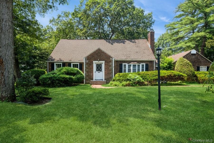 #1 photo, 2 Short Street, East Hills , NY 11577