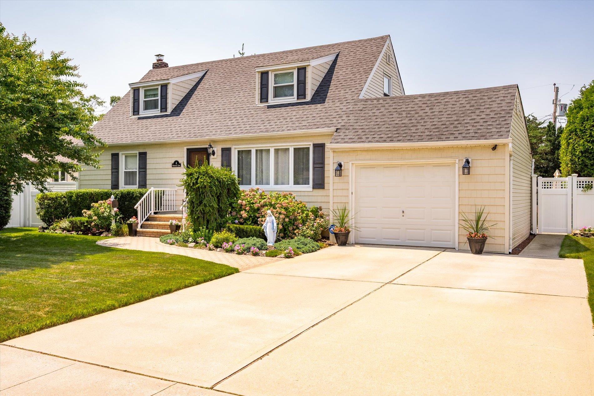 #1 photo, 4 Hitchcock Lane, 長島 Farmingdale , NY 11735