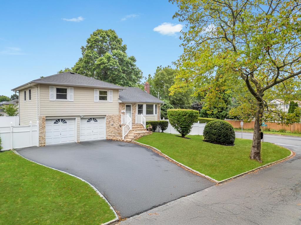 #3 photo, 1 Pasture Court, サフォーク郡 Commack , NY 11725