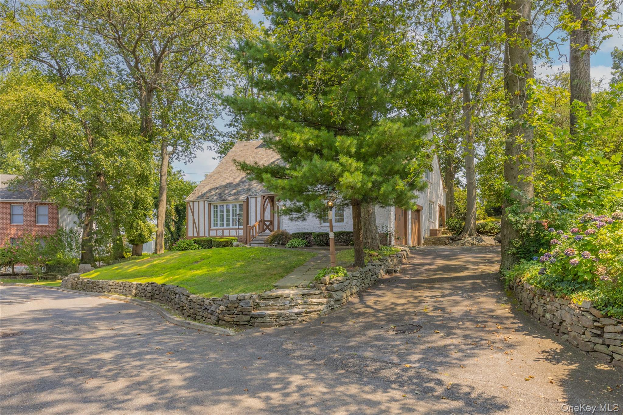 #1 photo, 4 Bobolink Place, Yonkers , NY 10701