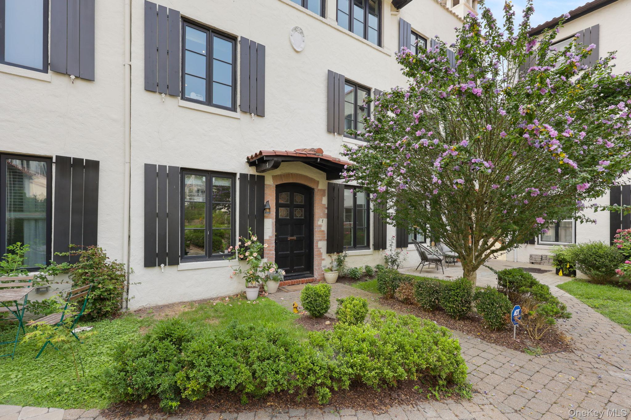 #1 photo, 7 Park Avenue Terrace, Bronxville , NY 10708