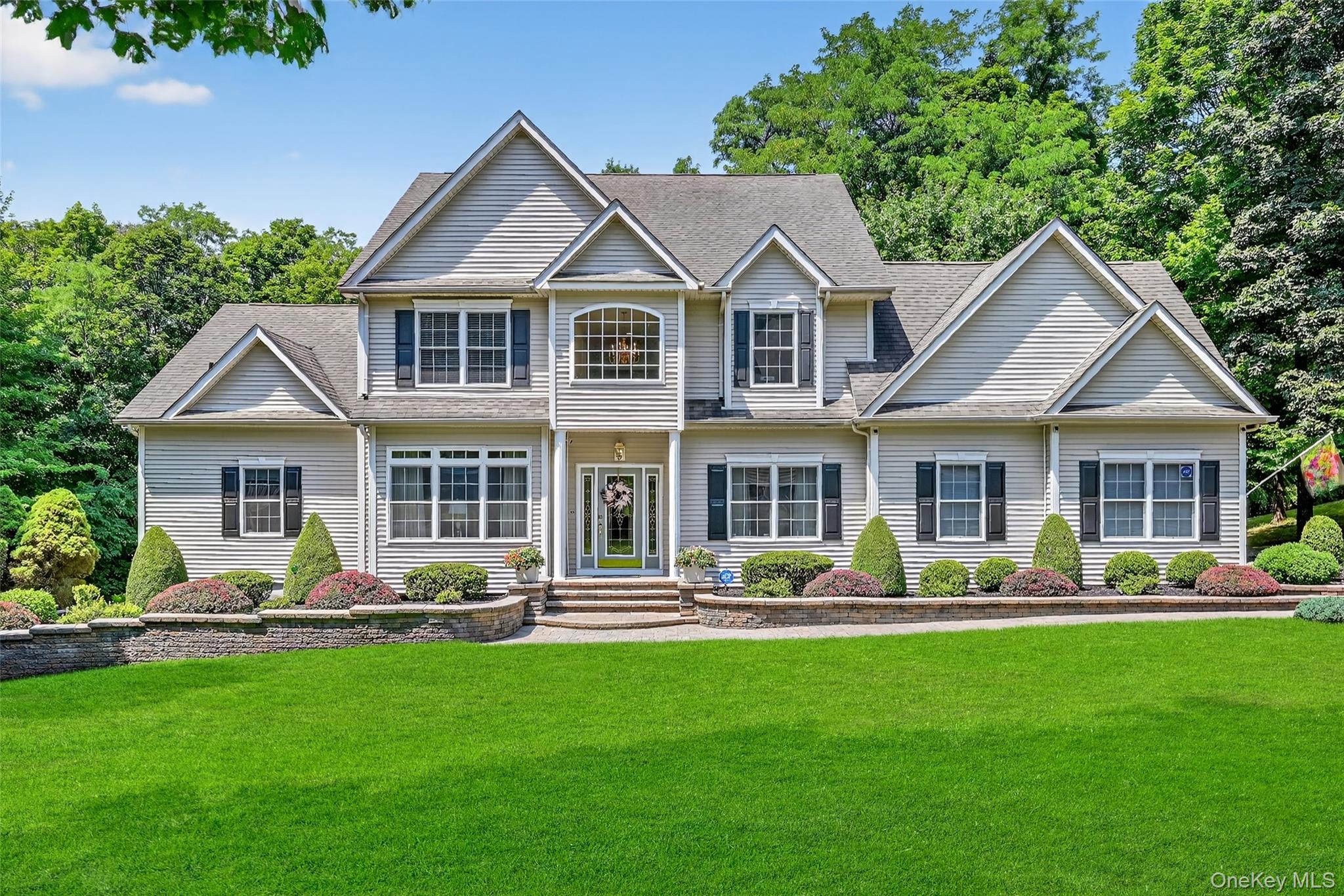 #1 photo, 11 Arrowhead Court, Balmville , NY 12550