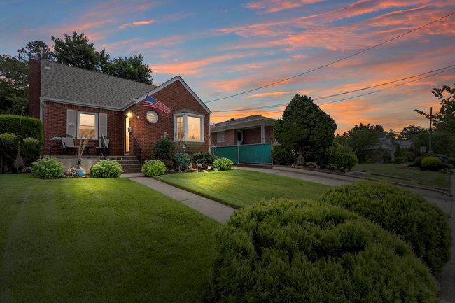 #1 photo, 52 Legion Place, Malverne , NY 11565