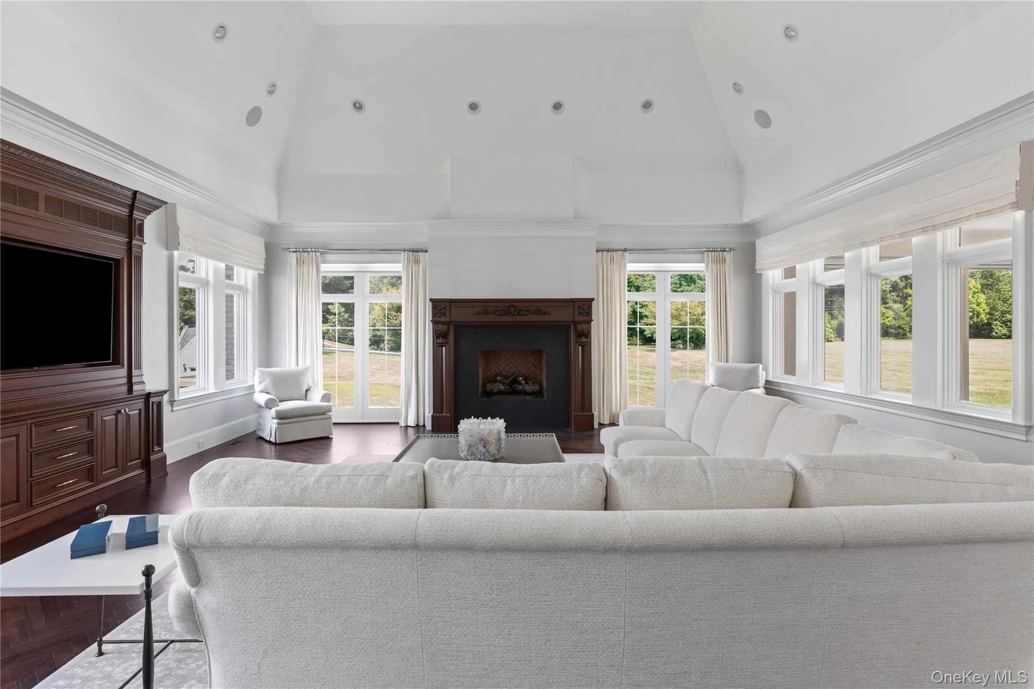 #19 photo, 9 Hicks Lane, Sands Point , NY 11050