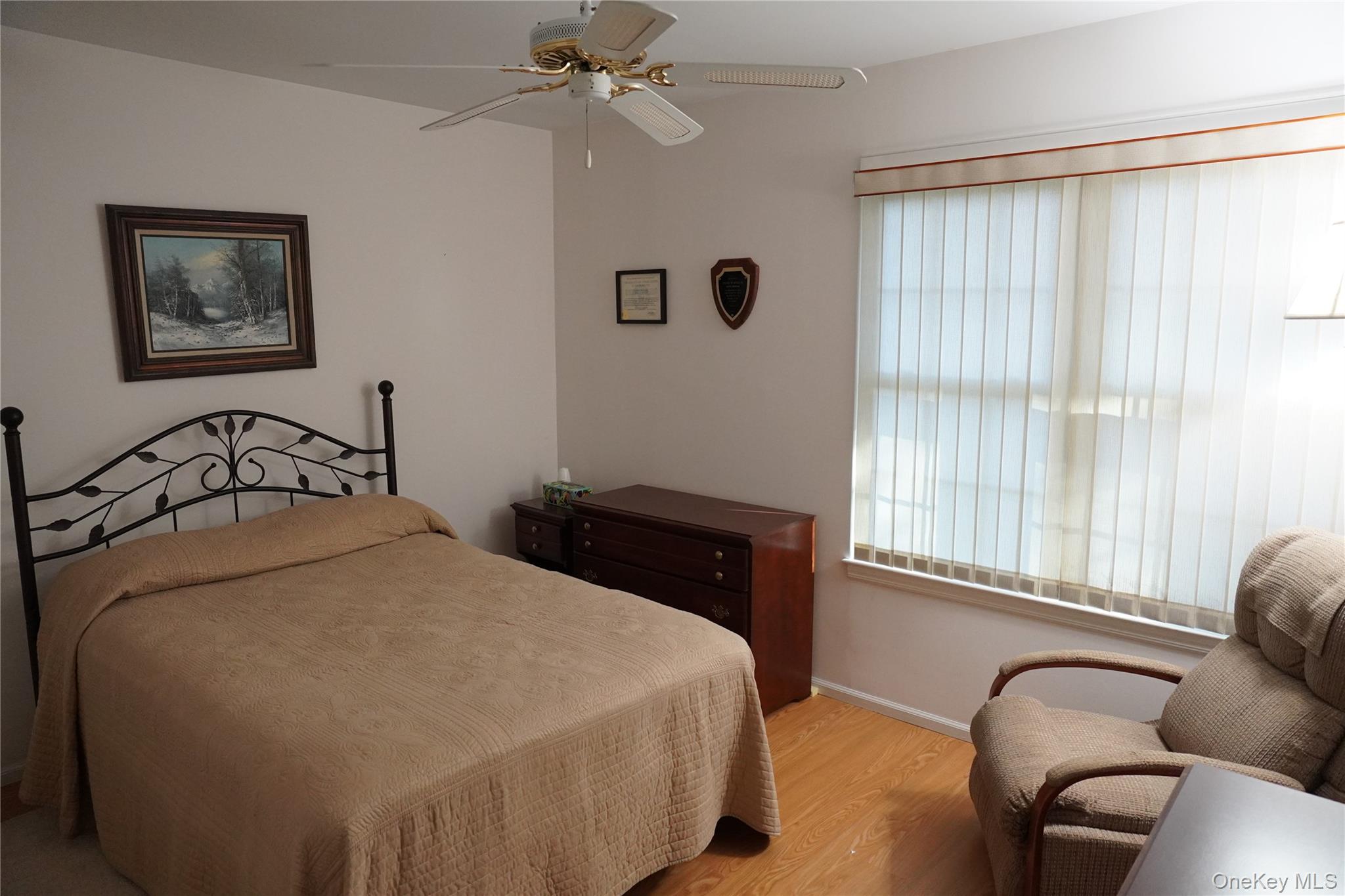 #14 photo, 12 Baldwin Court, サフォーク郡 Ridge , NY 11961