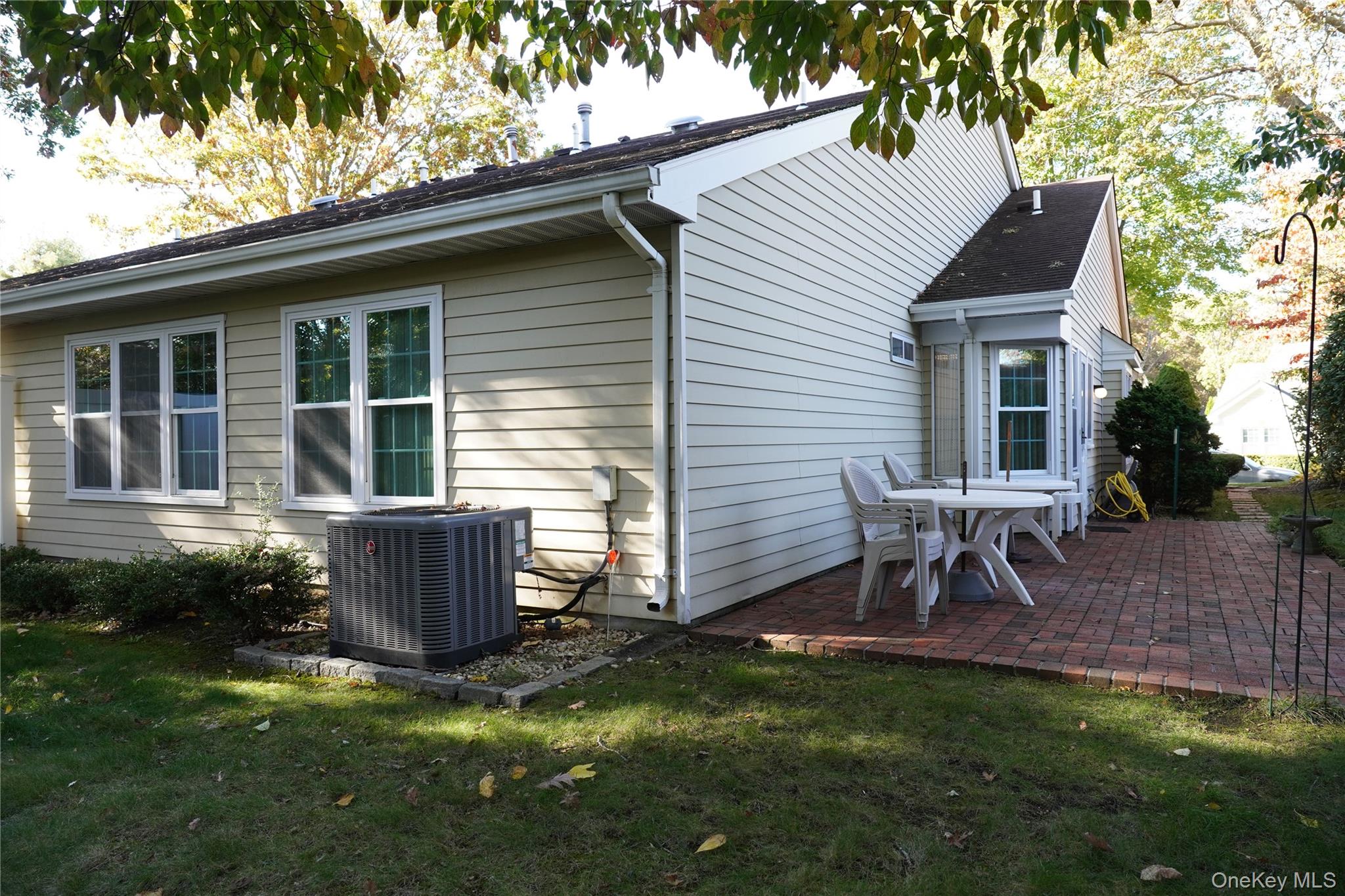 #4 photo, 12 Baldwin Court, サフォーク郡 Ridge , NY 11961