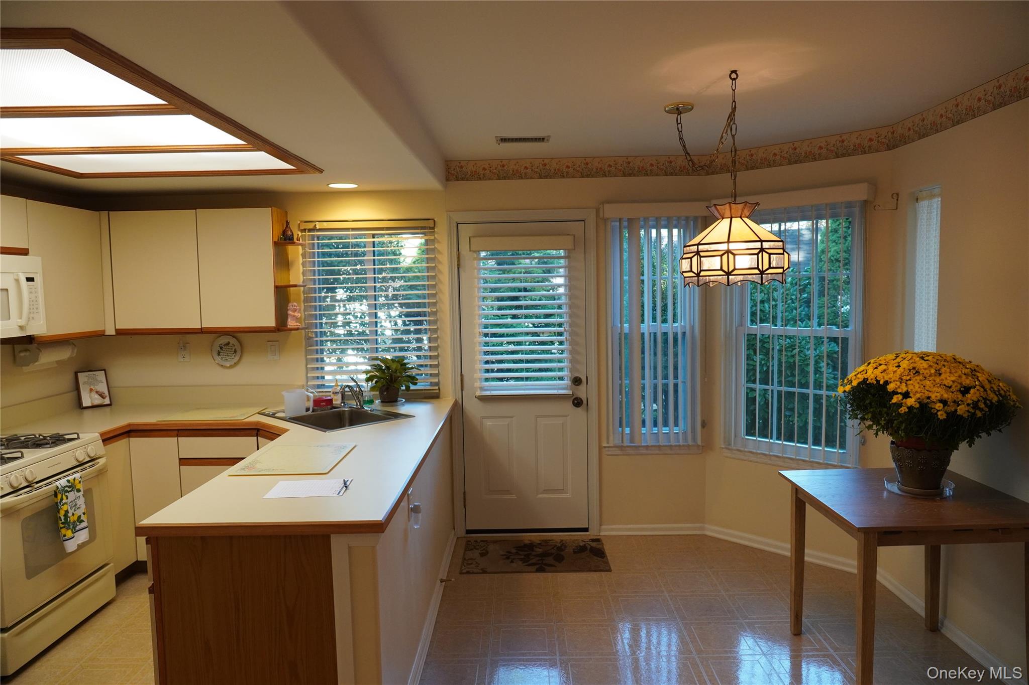 #9 photo, 12 Baldwin Court, サフォーク郡 Ridge , NY 11961