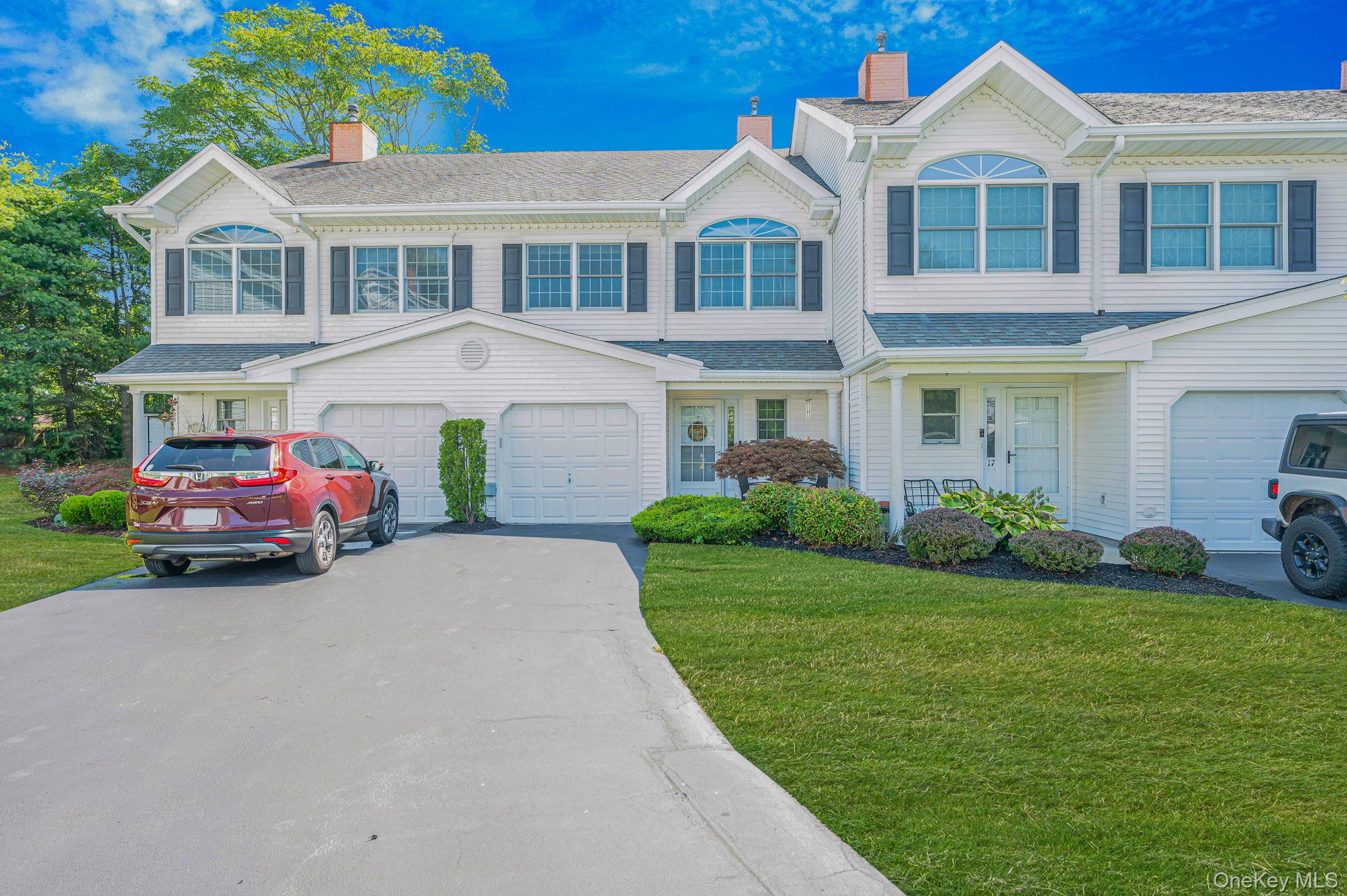 #1 photo, 19 S Country Common, West Islip , NY 11795