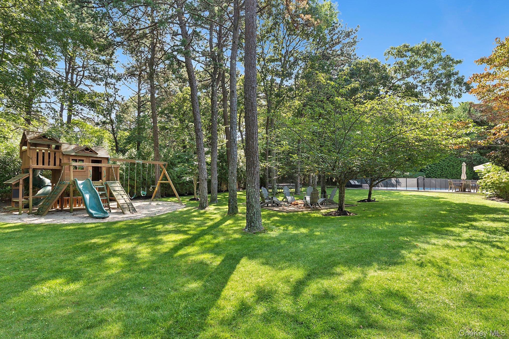 #19 photo, 12 Honeysuckle Lane, サフォーク郡 East Quogue , NY 11942