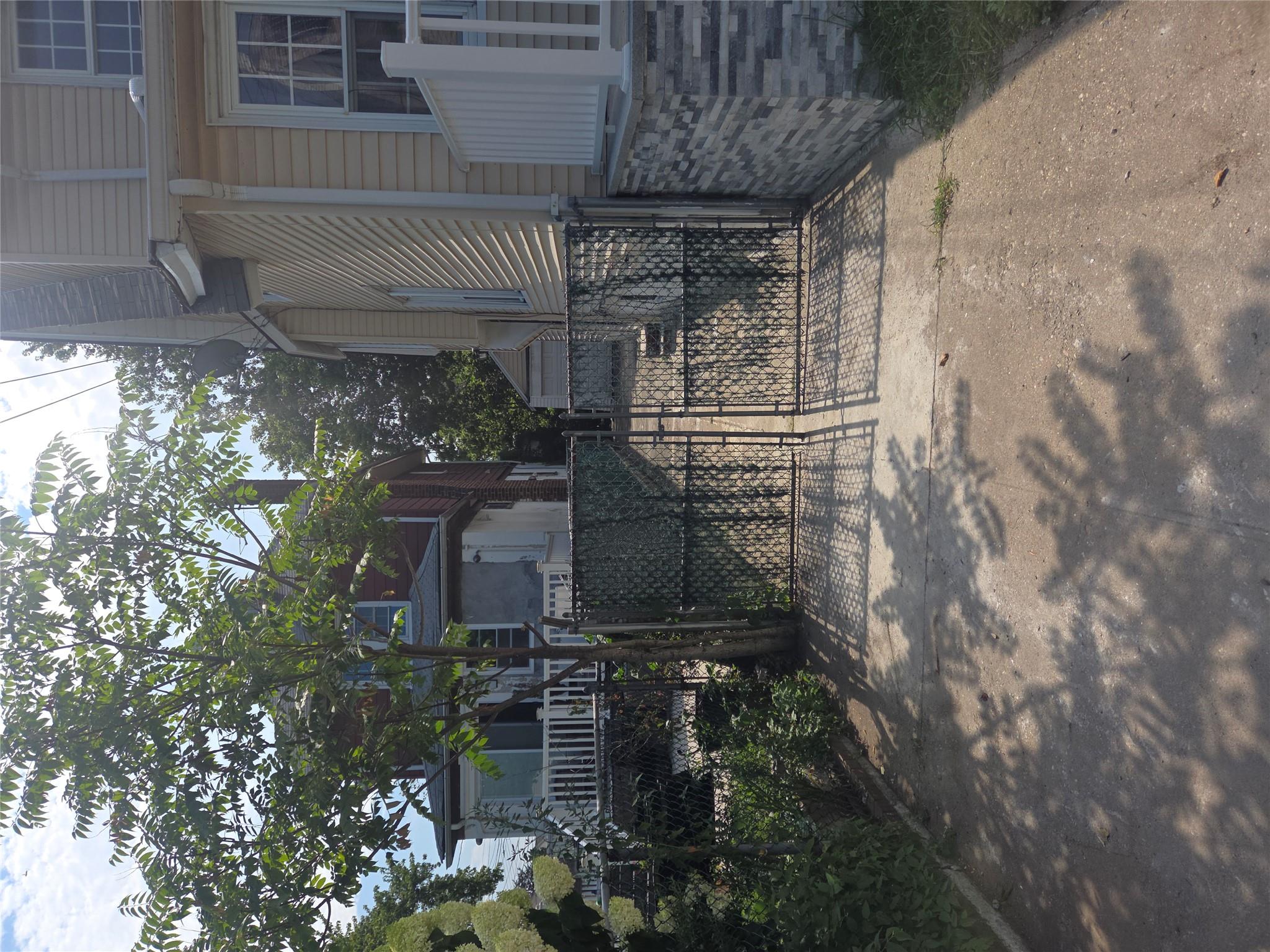 #16 photo, 10532 192nd Street, Saint Albans , NY 11412