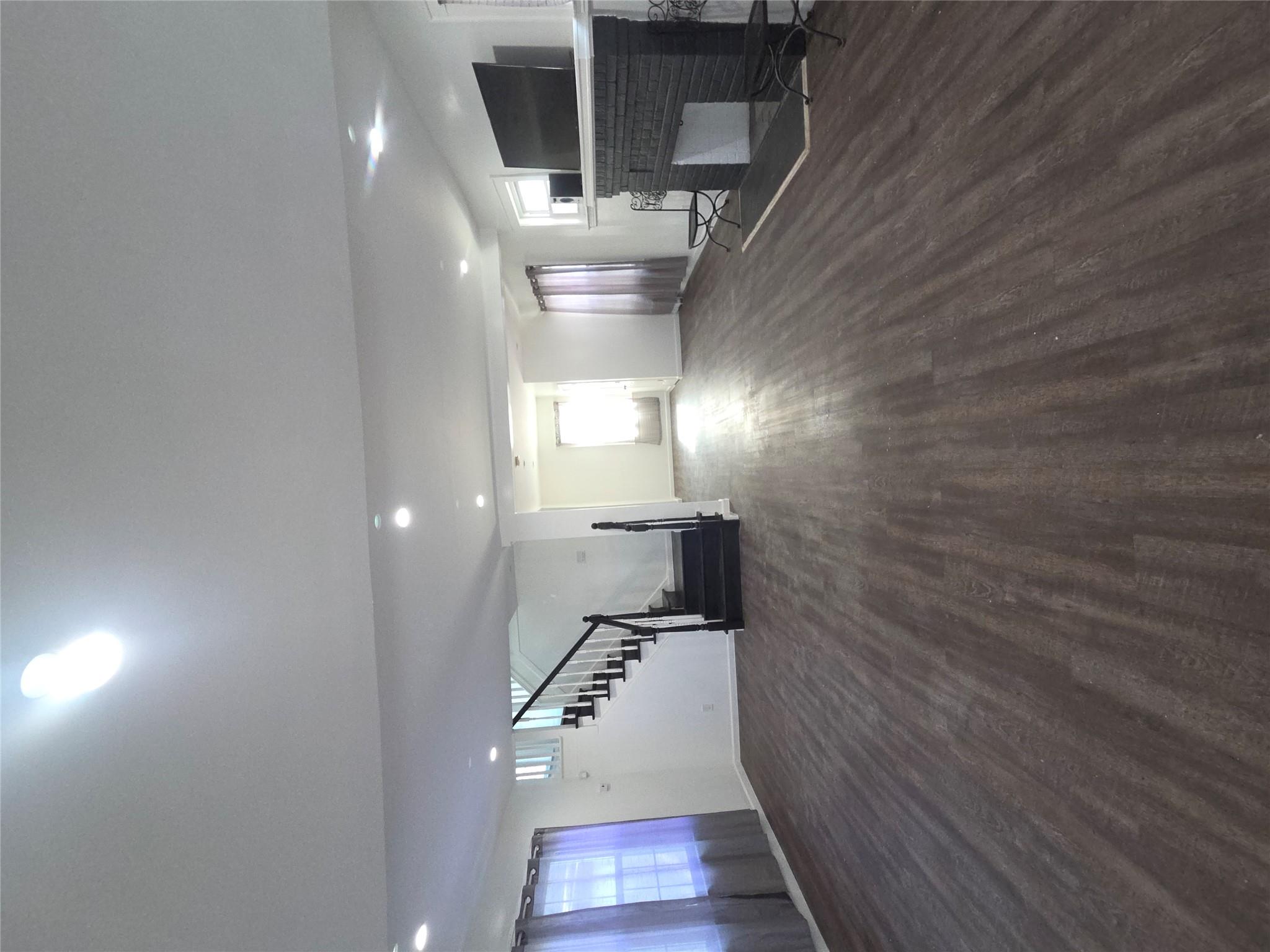 #3 photo, 10532 192nd Street, Saint Albans , NY 11412