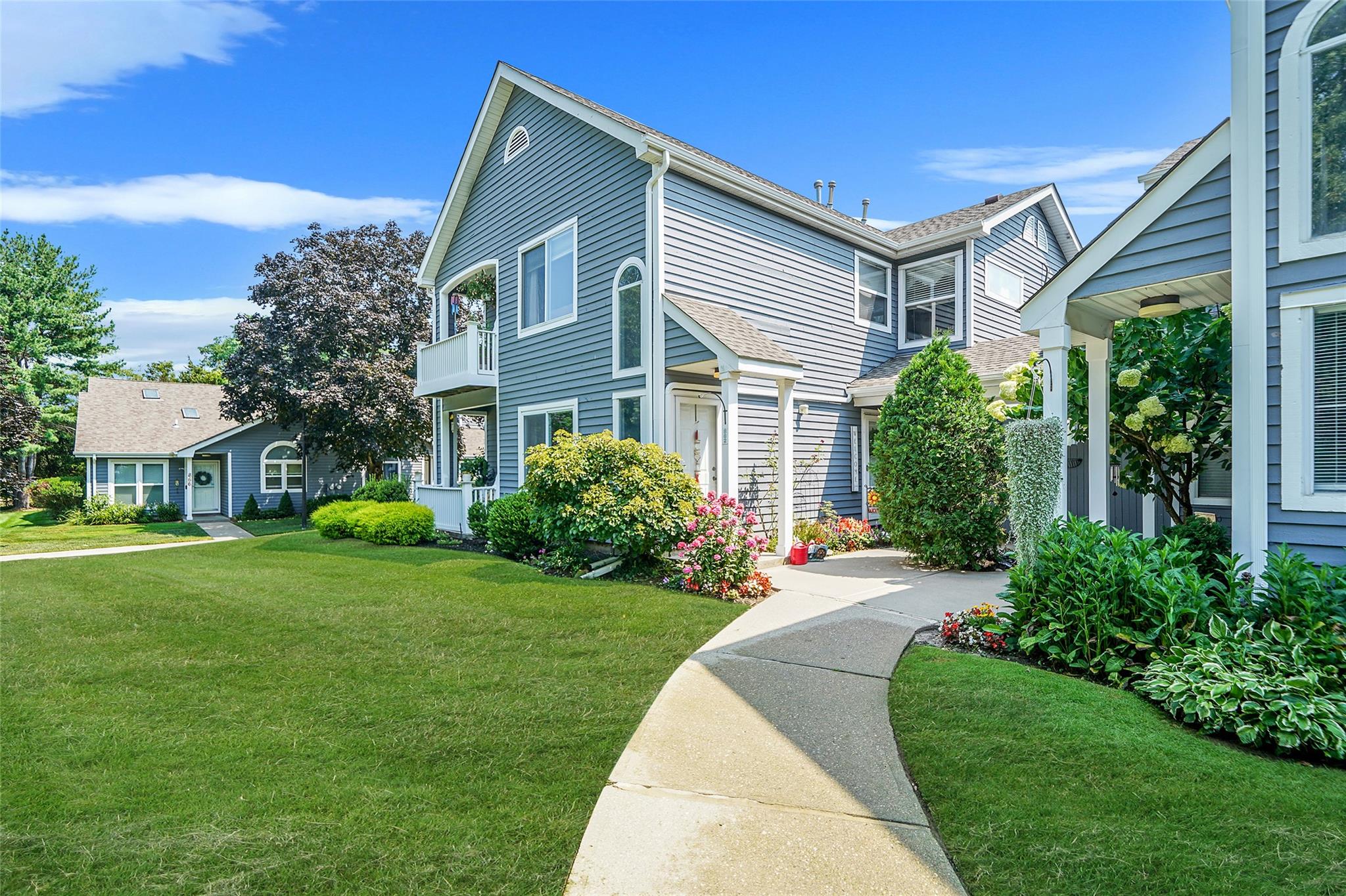 #1 photo, 880 Birchwood Park Drive, सफ़ोक काउंटी Middle Island , NY 11953