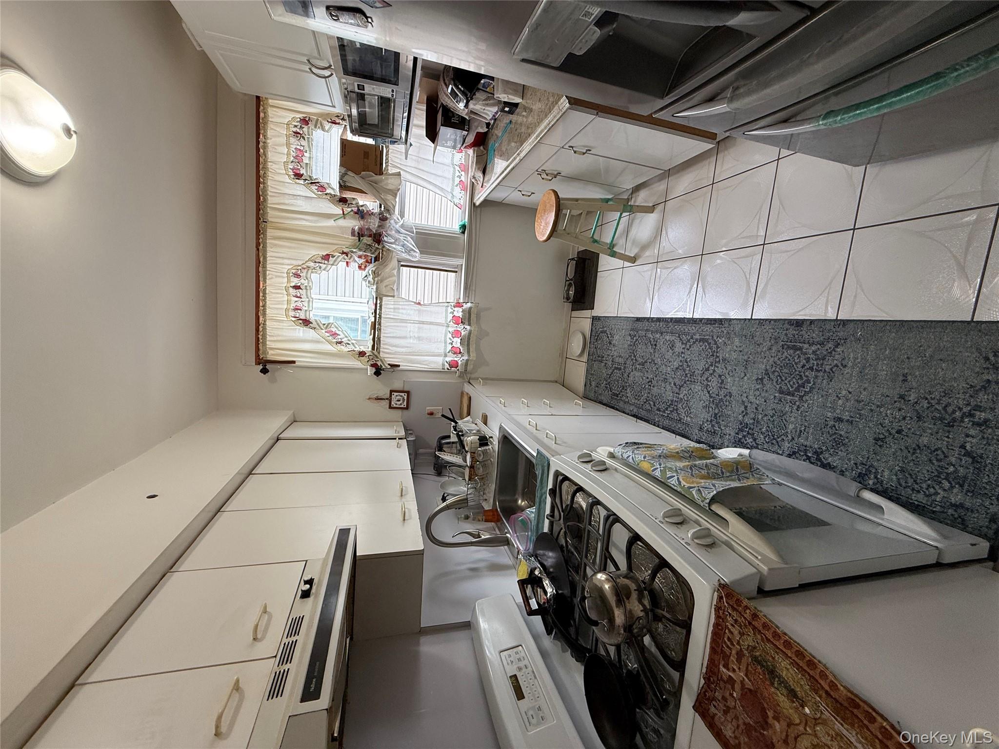 #11 photo, 10210 93rd Avenue, クイーンズ区 Richmond Hill , NY 11418