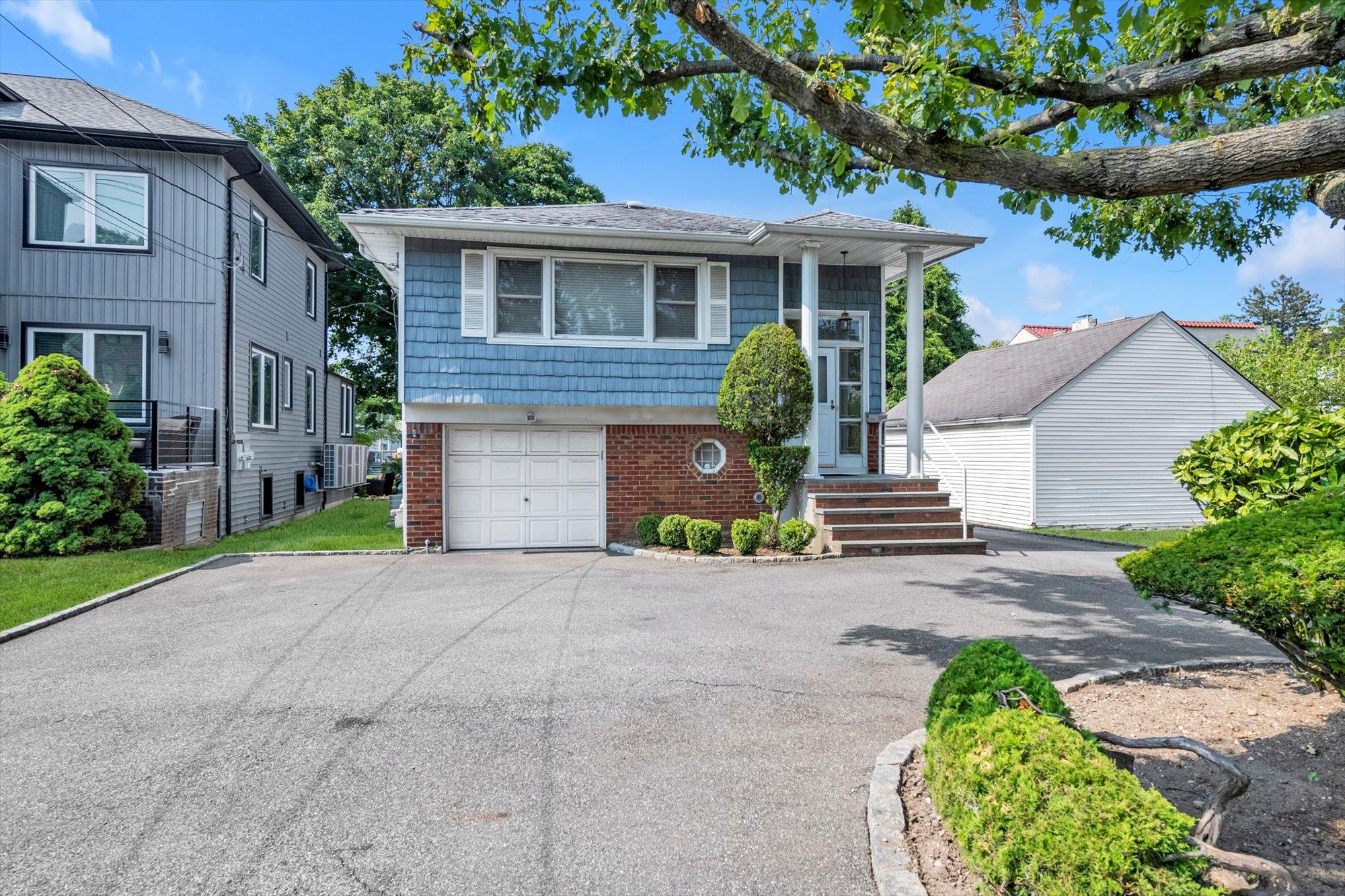 #1 photo, 590 W Broadway, Cedarhurst , NY 11516