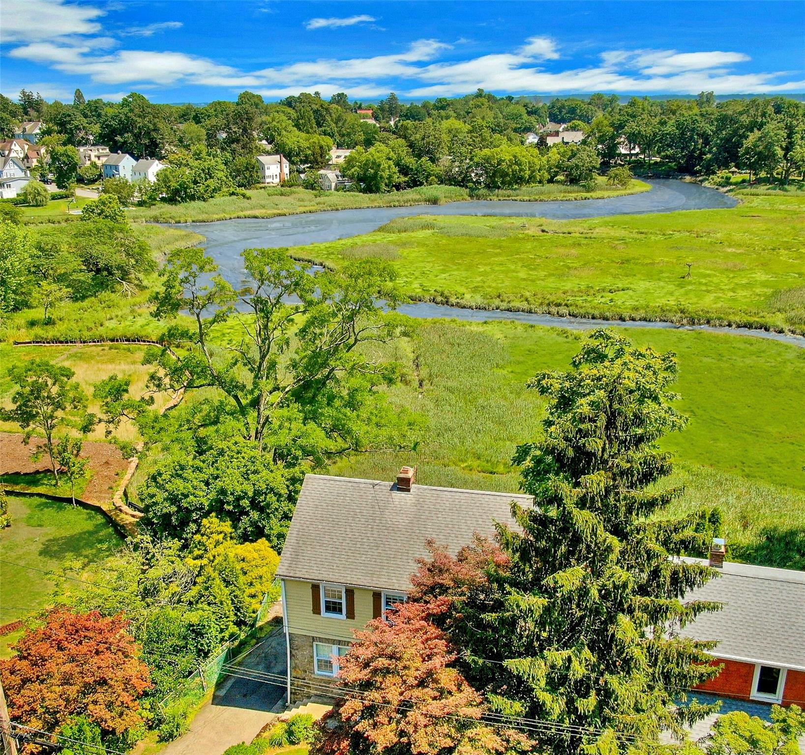 #1 photo, 42 Deane Place, Larchmont , NY 10538