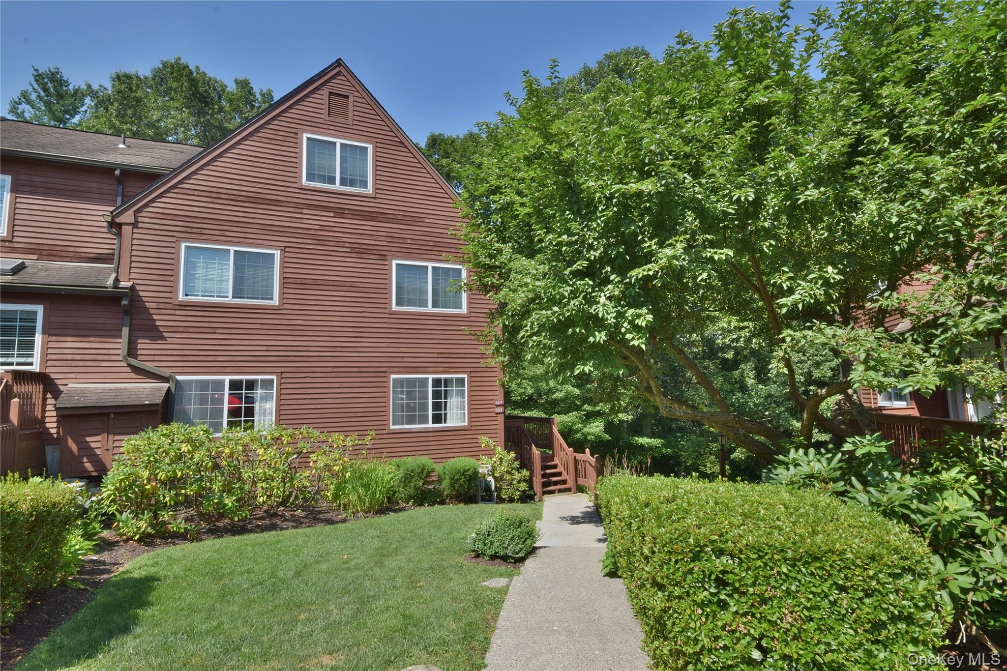 #1 photo, 501 Appletree Lane, Brewster , NY 10509