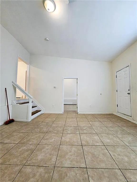 #10 photo, 70-72 Grove Avenue, スタテンアイランド Staten Island , NY 10302