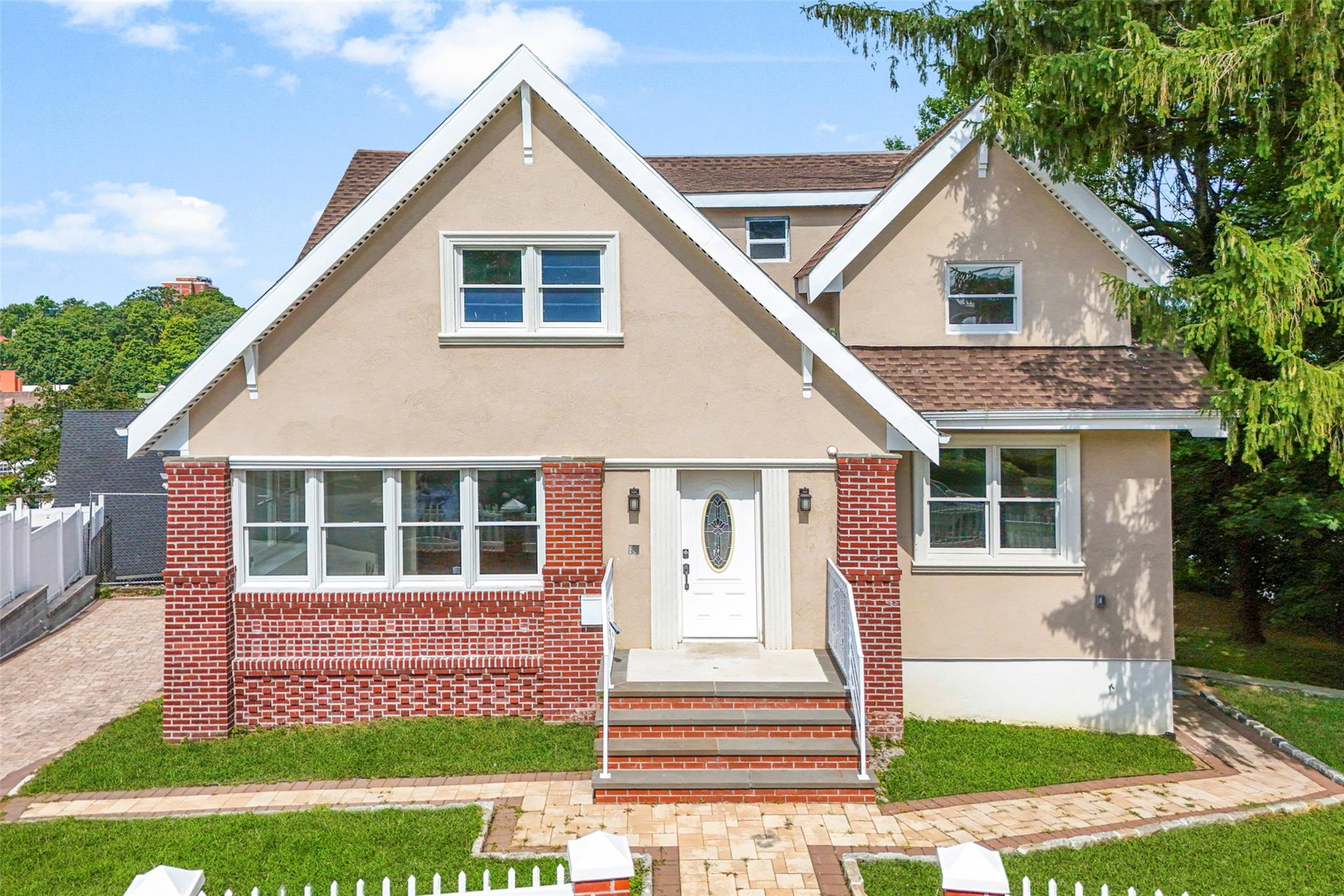 #1 photo, 9 AKA 11 Wellesley Avenue, Yonkers , NY 10705