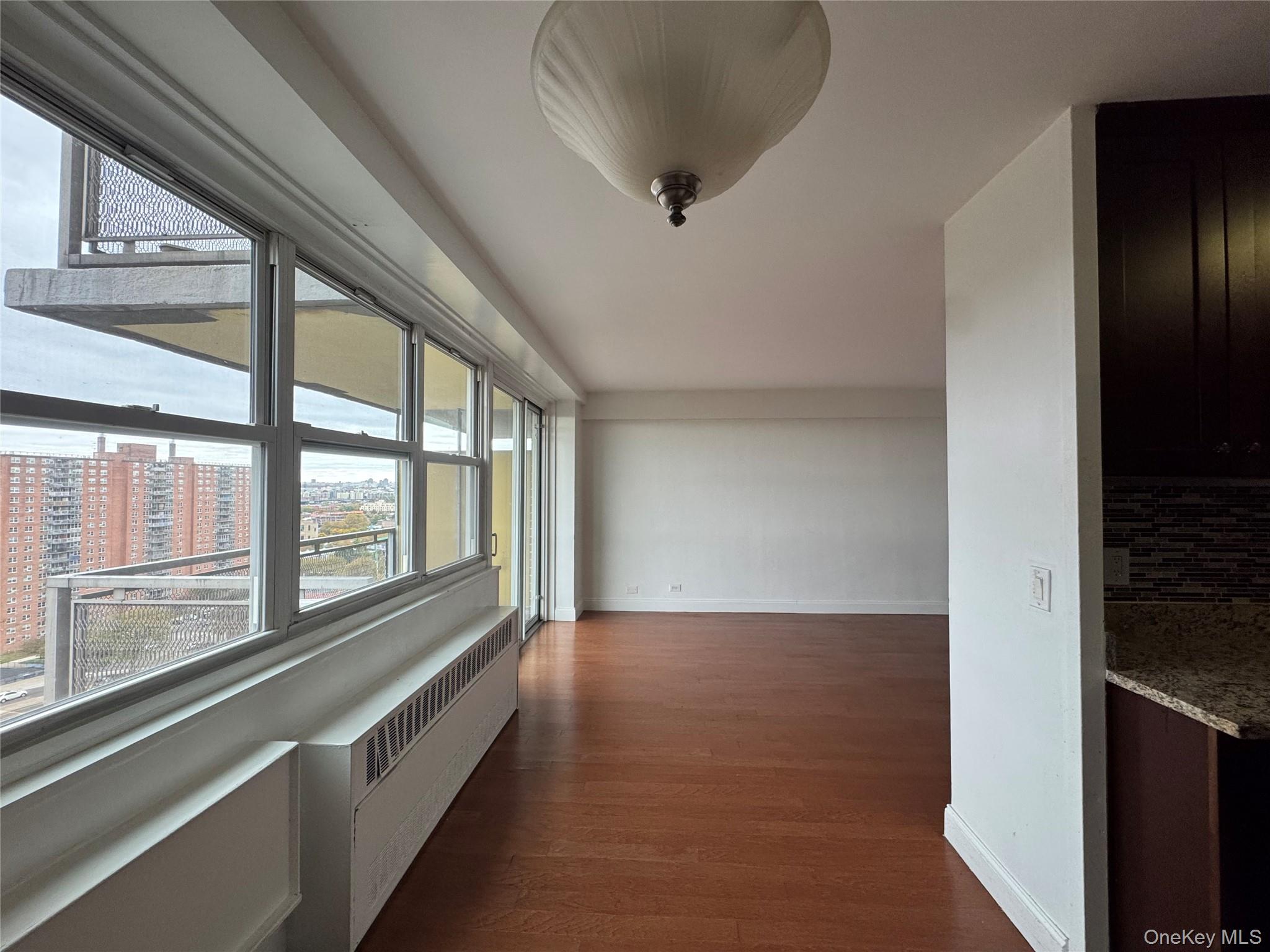 #7 photo, 825 Morrison Avenue, ブロンクス区 Bronx , NY 10473