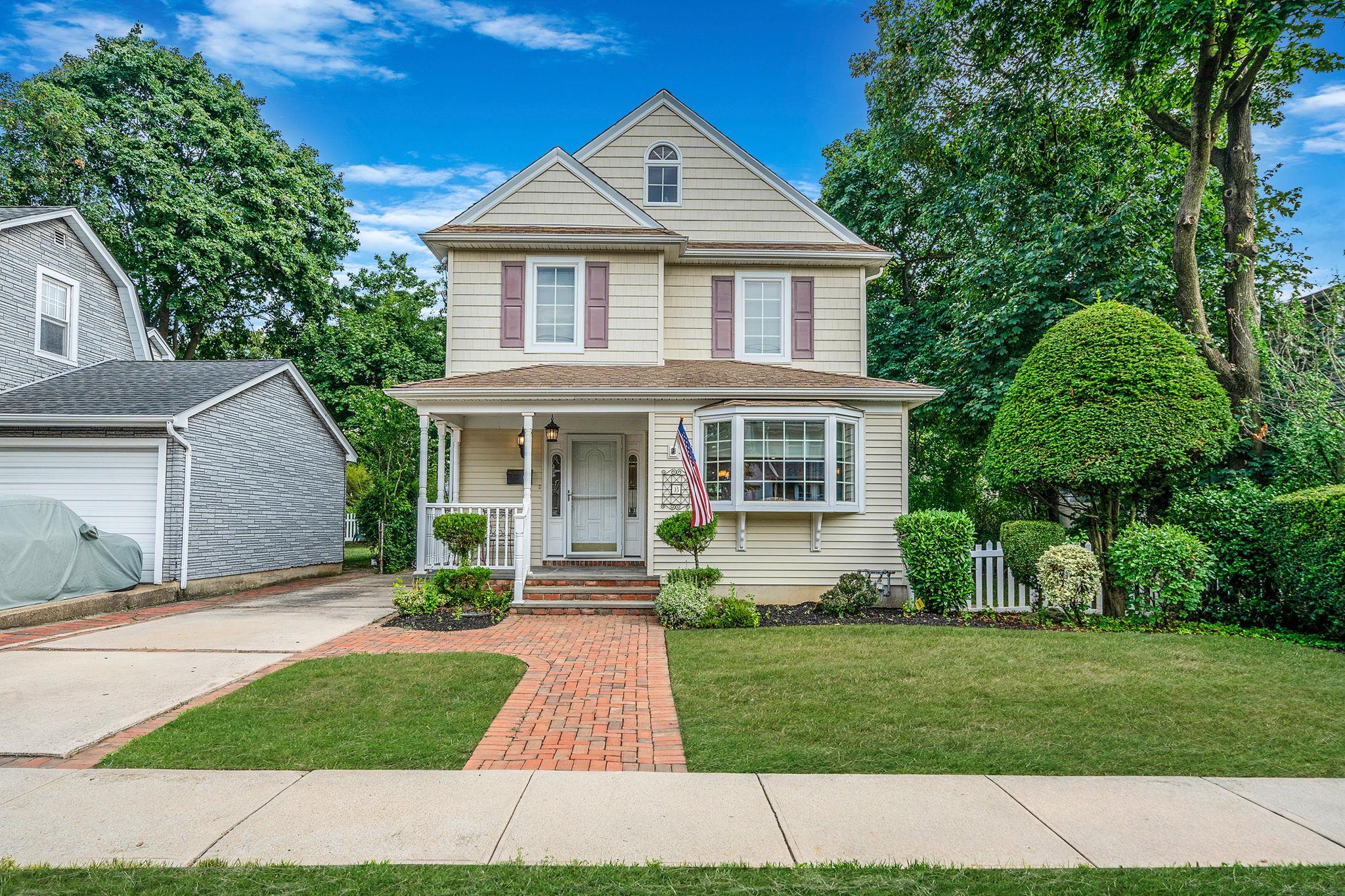 #1 photo, 125 Shields Avenue, Williston Park , NY 11596