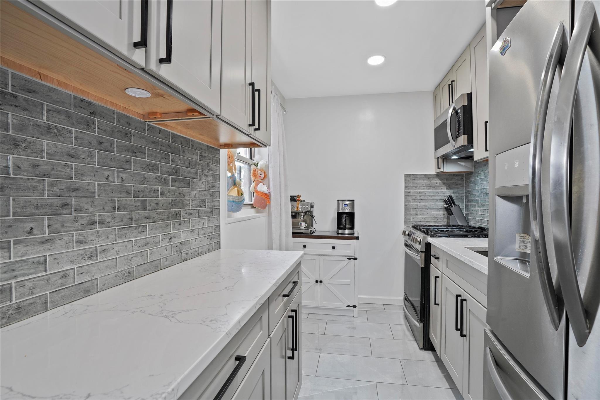 #9 photo, 1001 Shore Parkway, Brooklyn , NY 11228