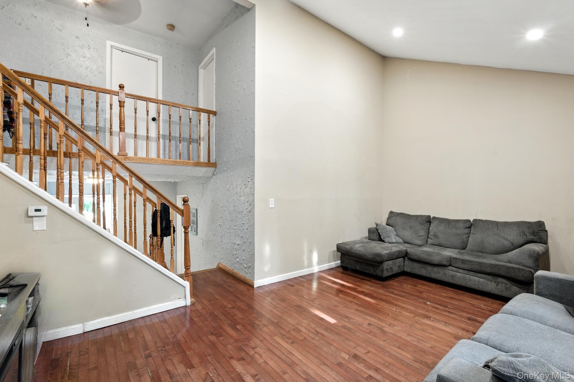 #15 photo, 214 Tree Avenue, サフォーク郡 Central Islip , NY 11722