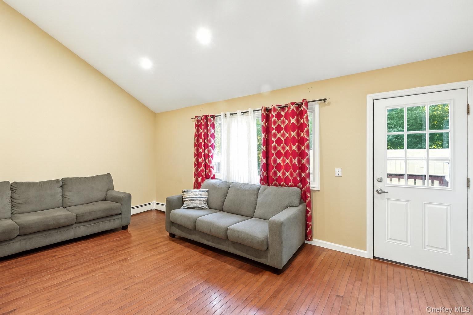 #18 photo, 214 Tree Avenue, サフォーク郡 Central Islip , NY 11722