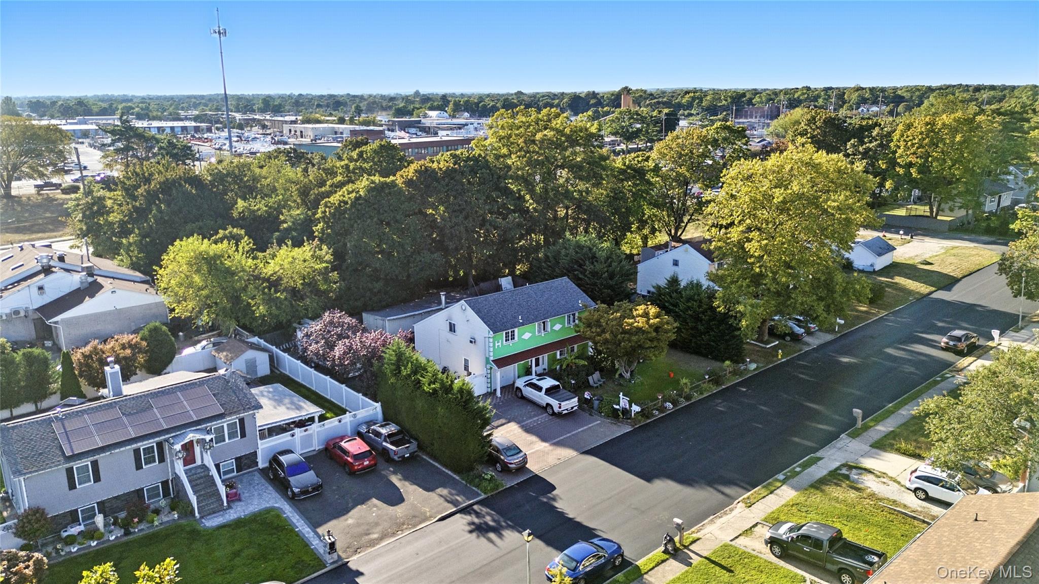 #3 photo, 214 Tree Avenue, サフォーク郡 Central Islip , NY 11722