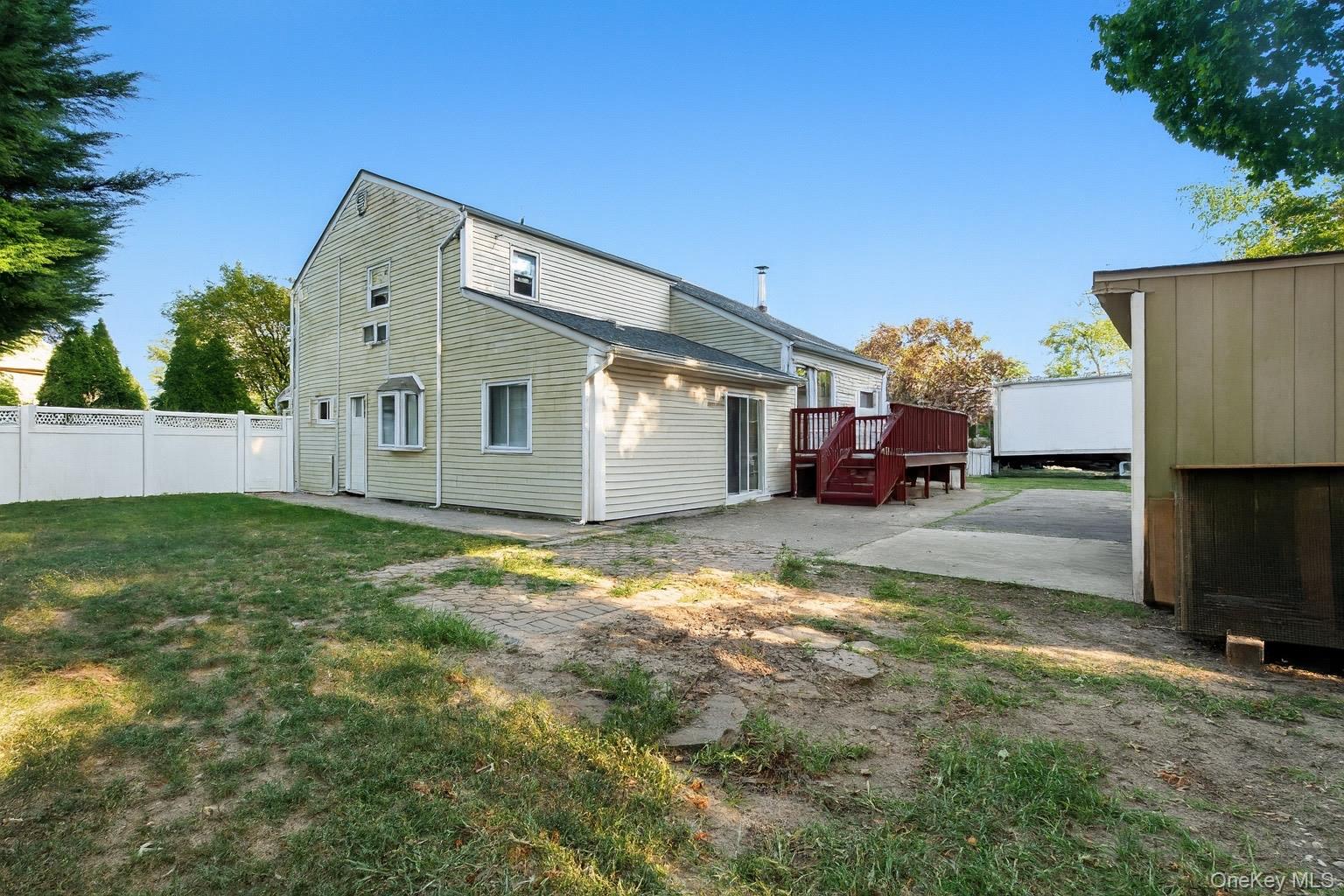 #4 photo, 214 Tree Avenue, サフォーク郡 Central Islip , NY 11722
