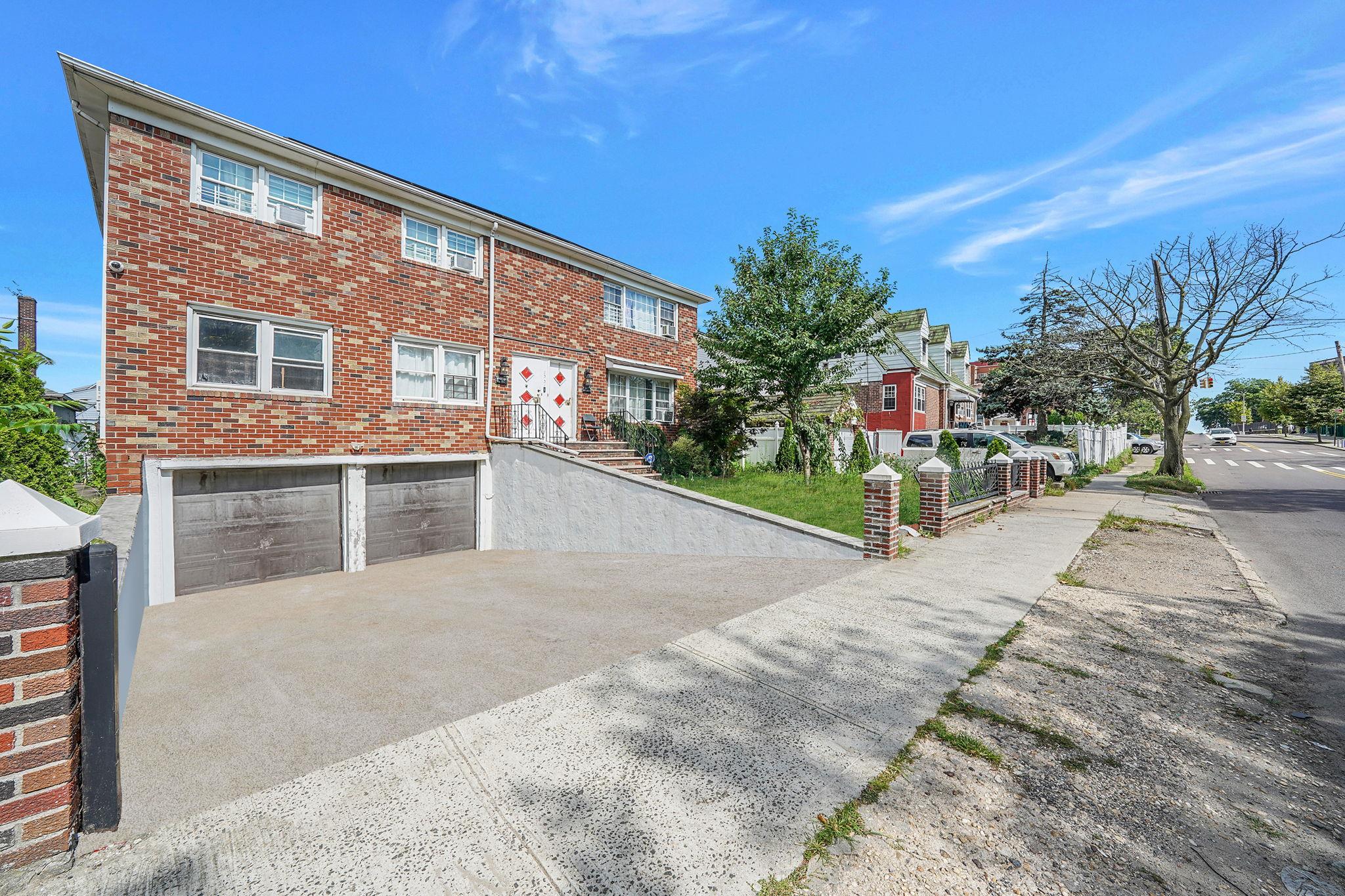 #1 photo, 8331 168th Street, クイーンズ区 Jamaica Estates , NY 11432