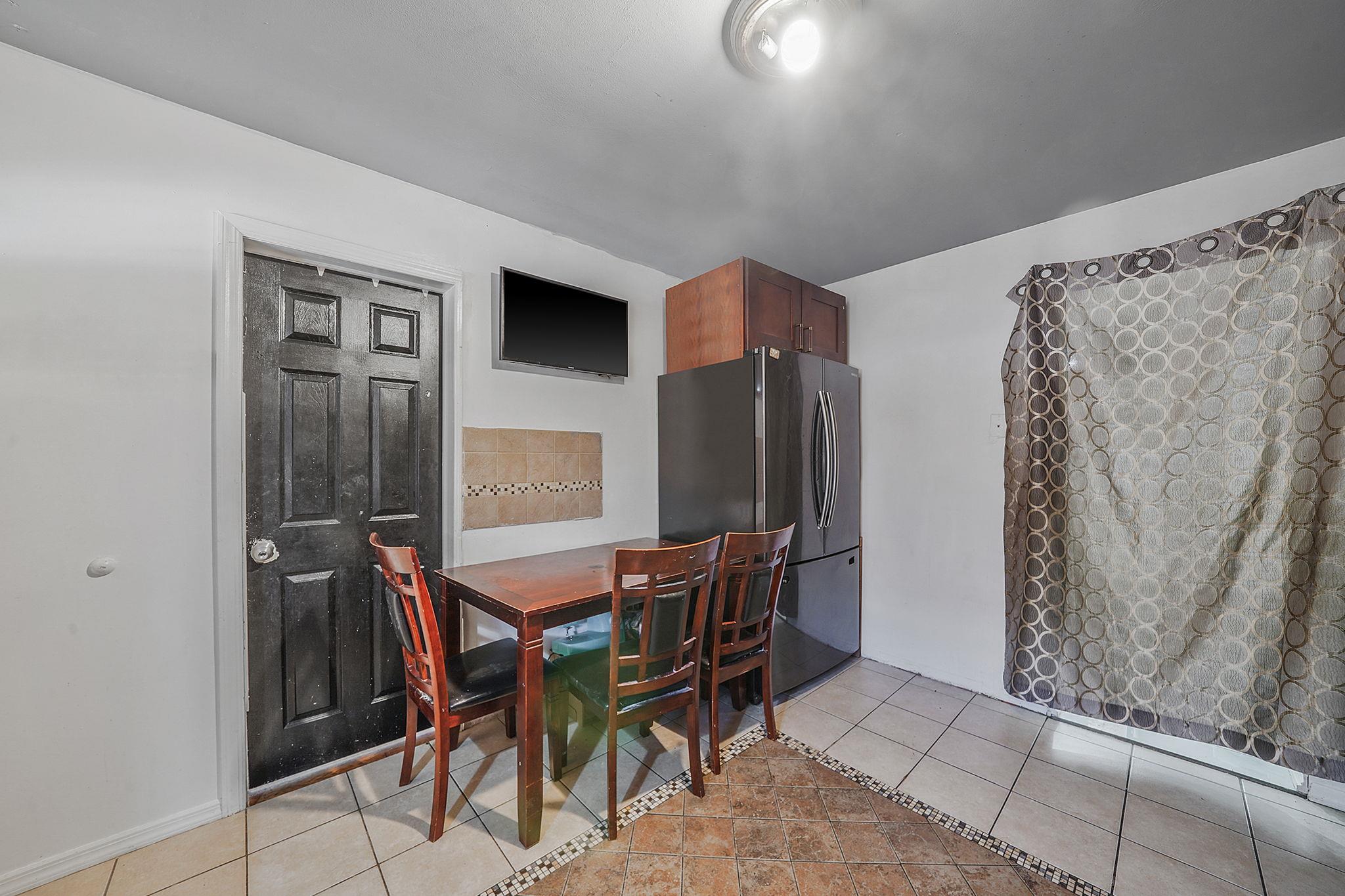 #10 photo, 8331 168th Street, クイーンズ区 Jamaica Estates , NY 11432