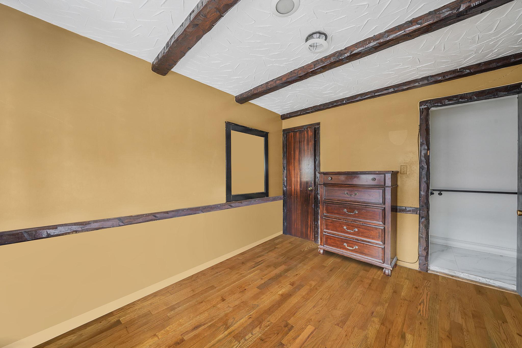 #16 photo, 8331 168th Street, クイーンズ区 Jamaica Estates , NY 11432