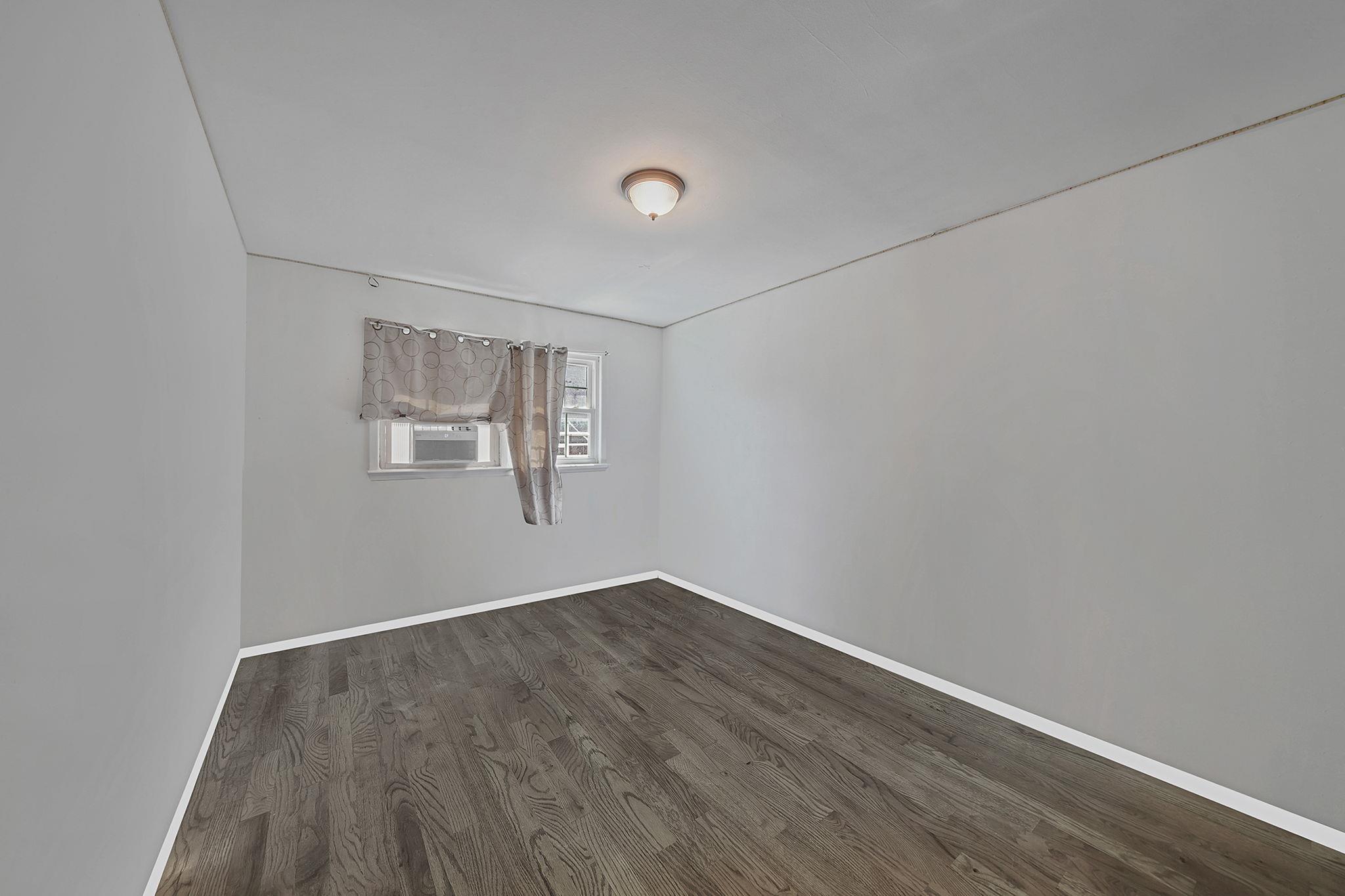 #19 photo, 8331 168th Street, クイーンズ区 Jamaica Estates , NY 11432