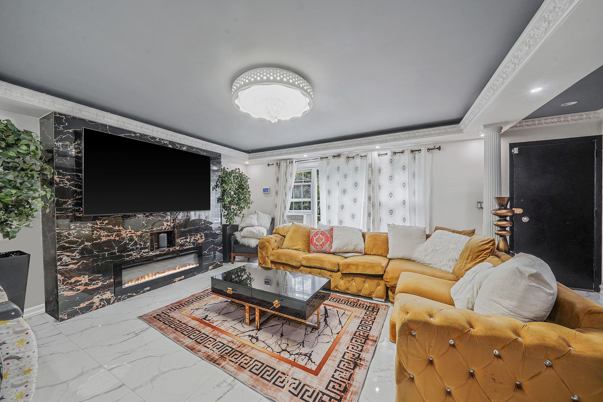 #3 photo, 8331 168th Street, クイーンズ区 Jamaica Estates , NY 11432