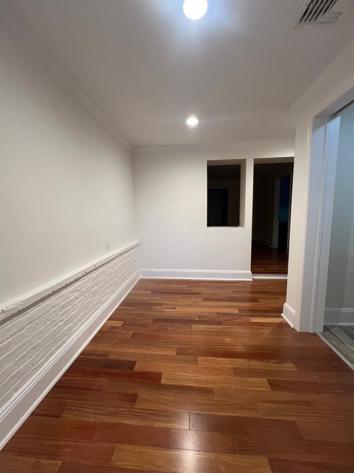 #12 photo, 50 Forest Avenue, Locust Valley , NY 11560