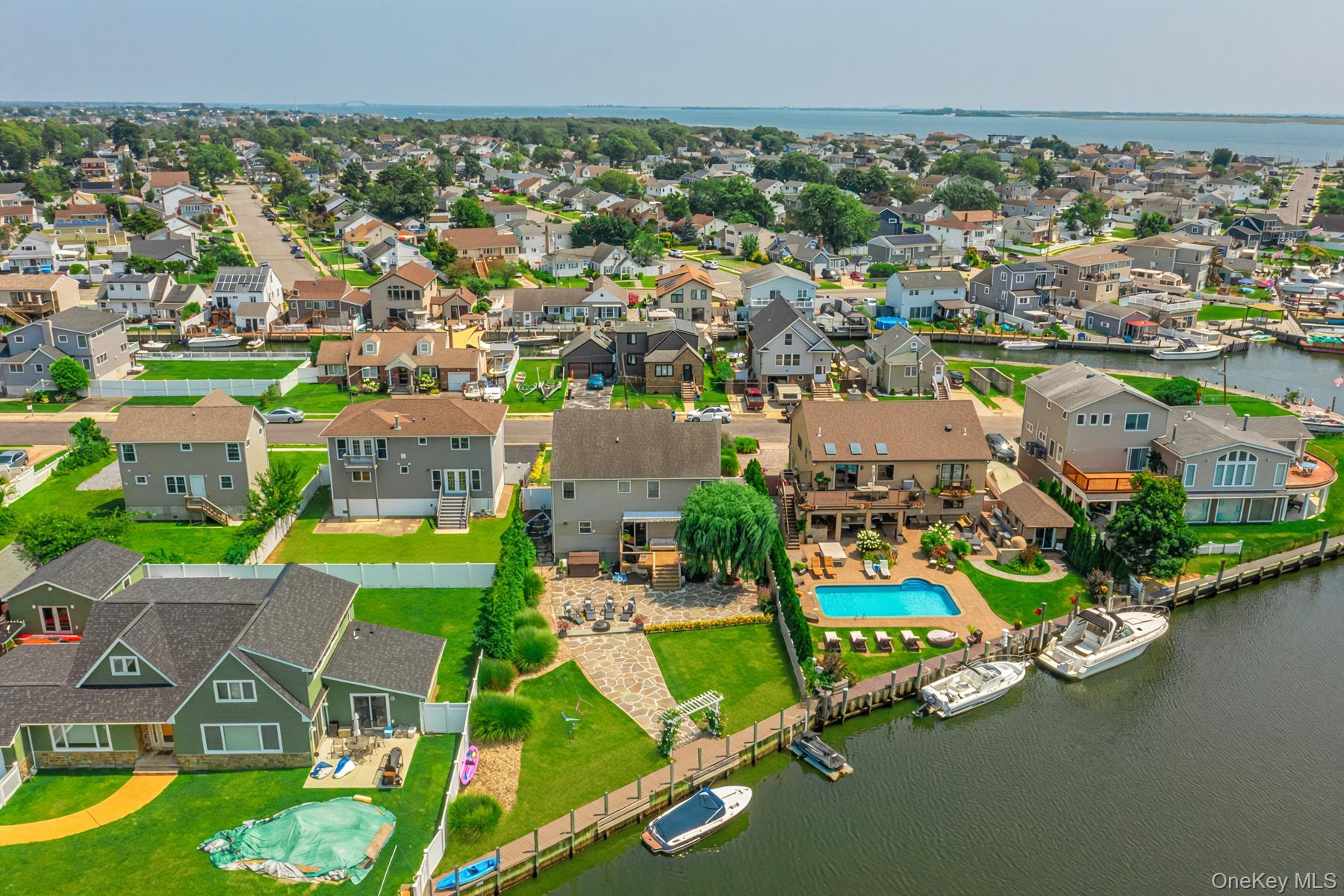 #11 photo, 106 Surf Road, Lindenhurst , NY 11757