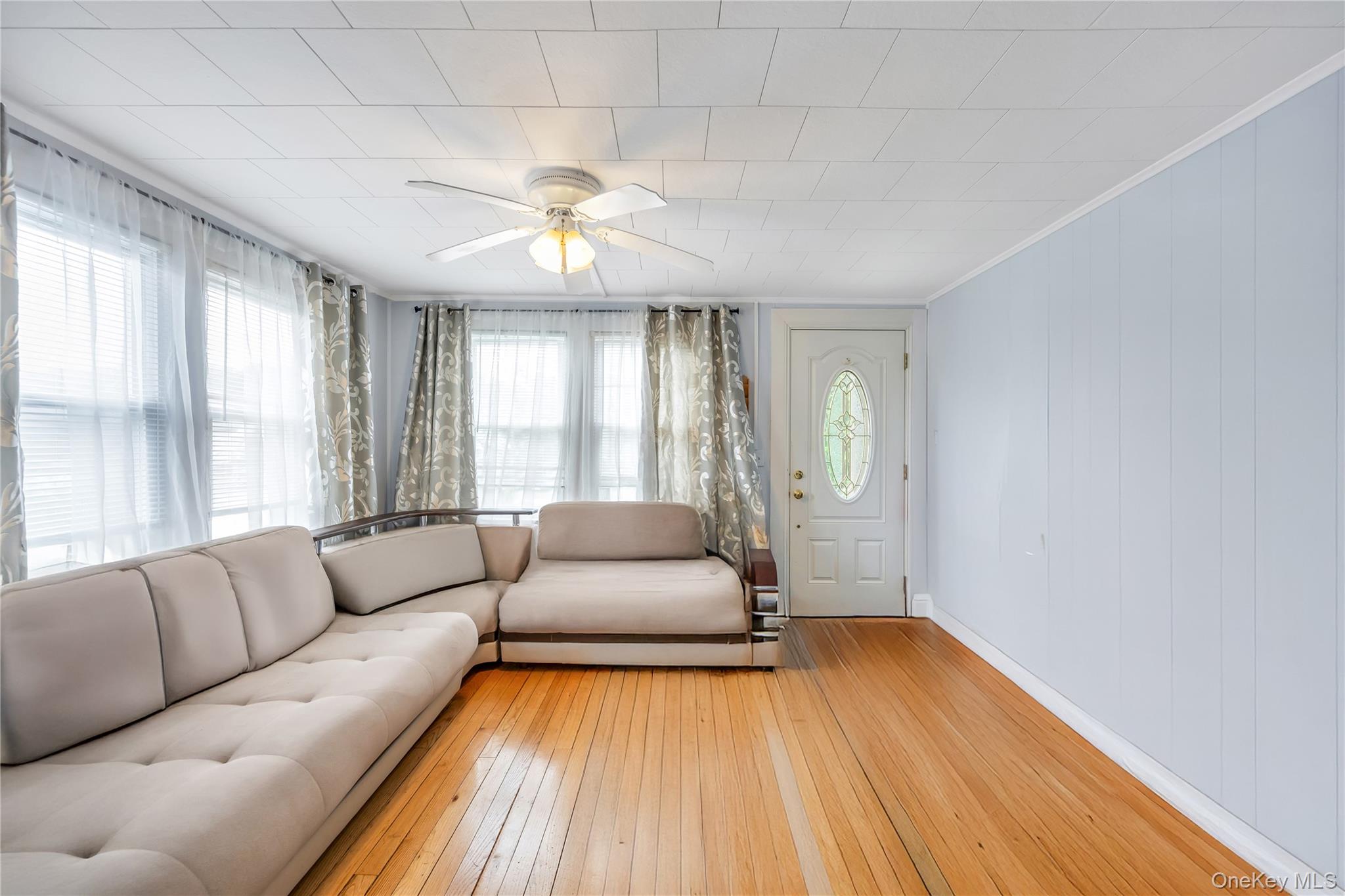 #13 photo, 1044 Woodcrest Avenue, Riverhead , NY 11901