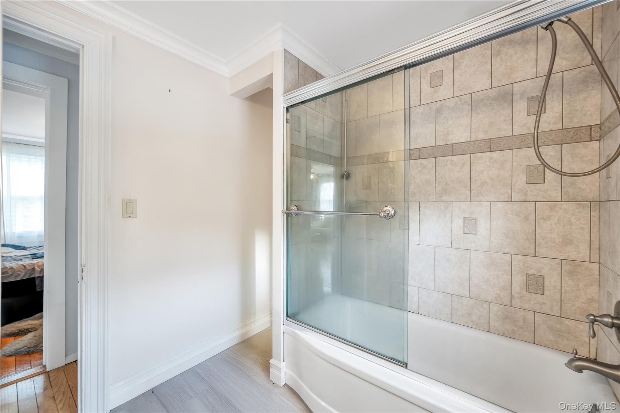 #17 photo, 1044 Woodcrest Avenue, Riverhead , NY 11901