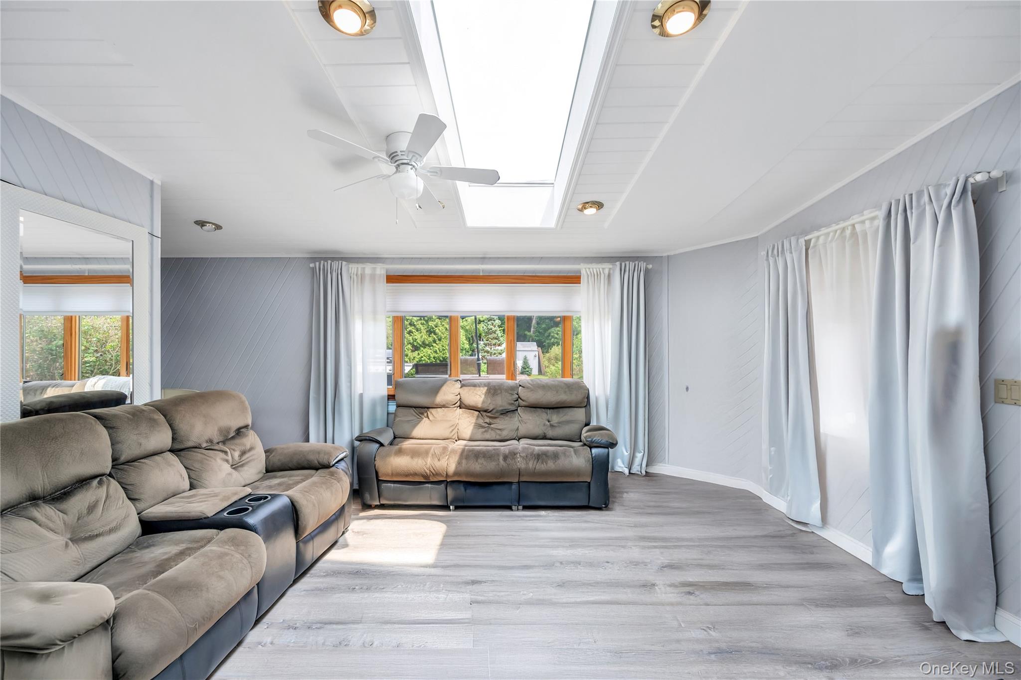 #19 photo, 1044 Woodcrest Avenue, Riverhead , NY 11901