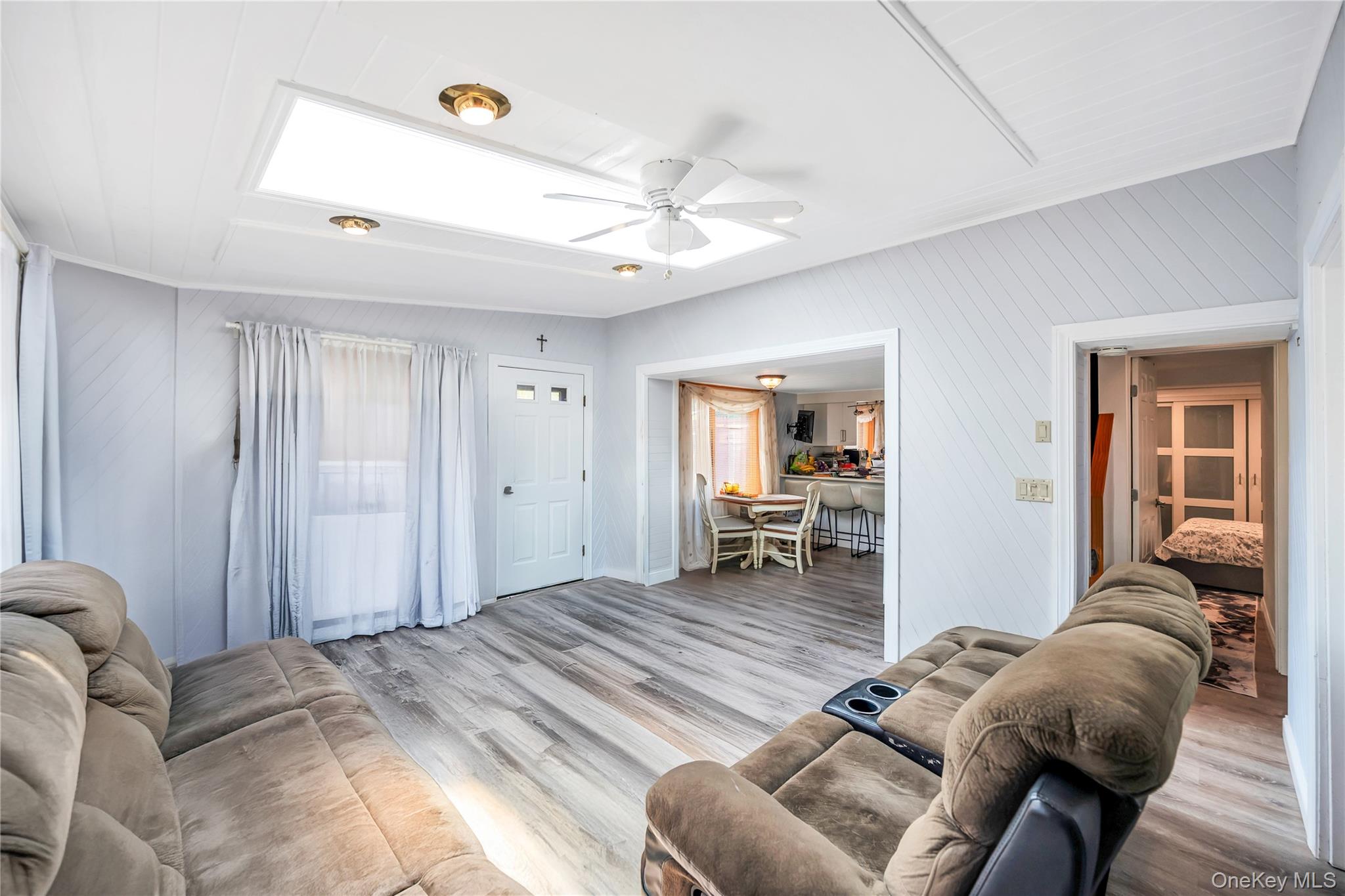 #20 photo, 1044 Woodcrest Avenue, Riverhead , NY 11901