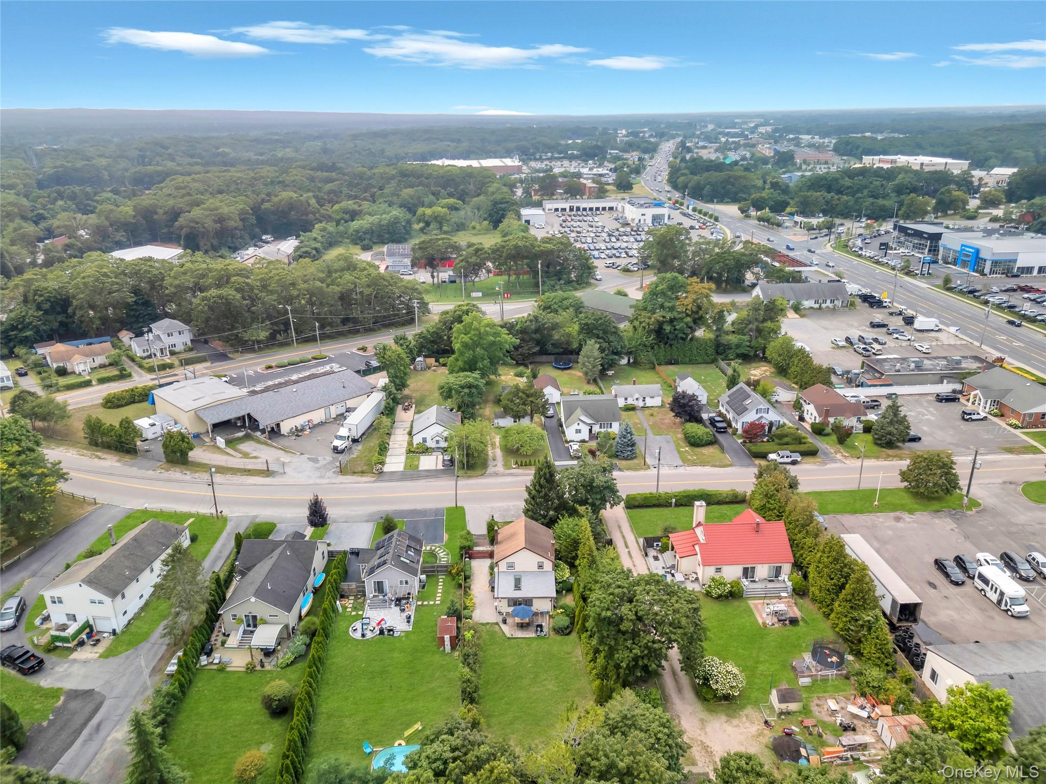 #5 photo, 1044 Woodcrest Avenue, Riverhead , NY 11901