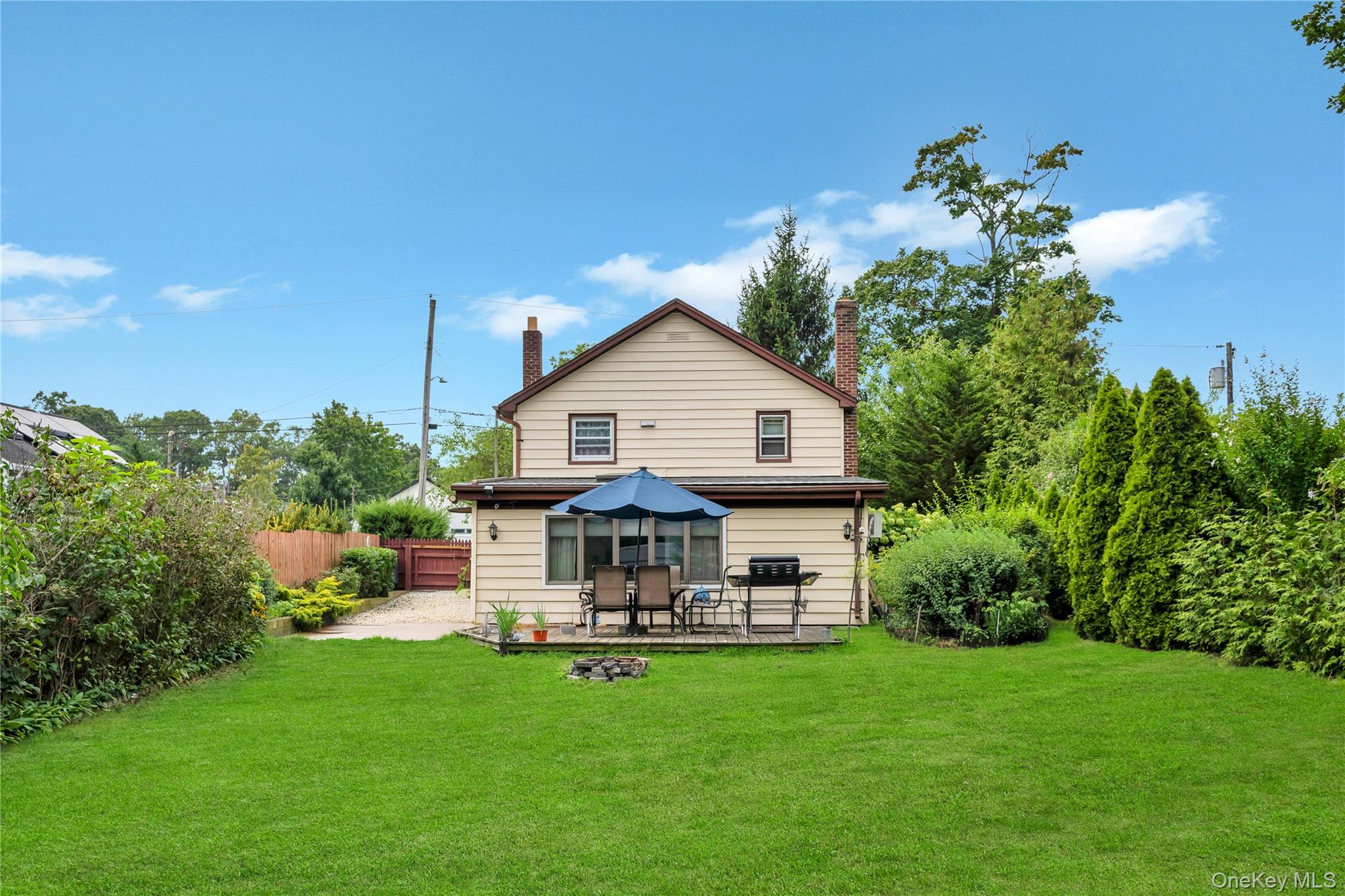 #7 photo, 1044 Woodcrest Avenue, Riverhead , NY 11901