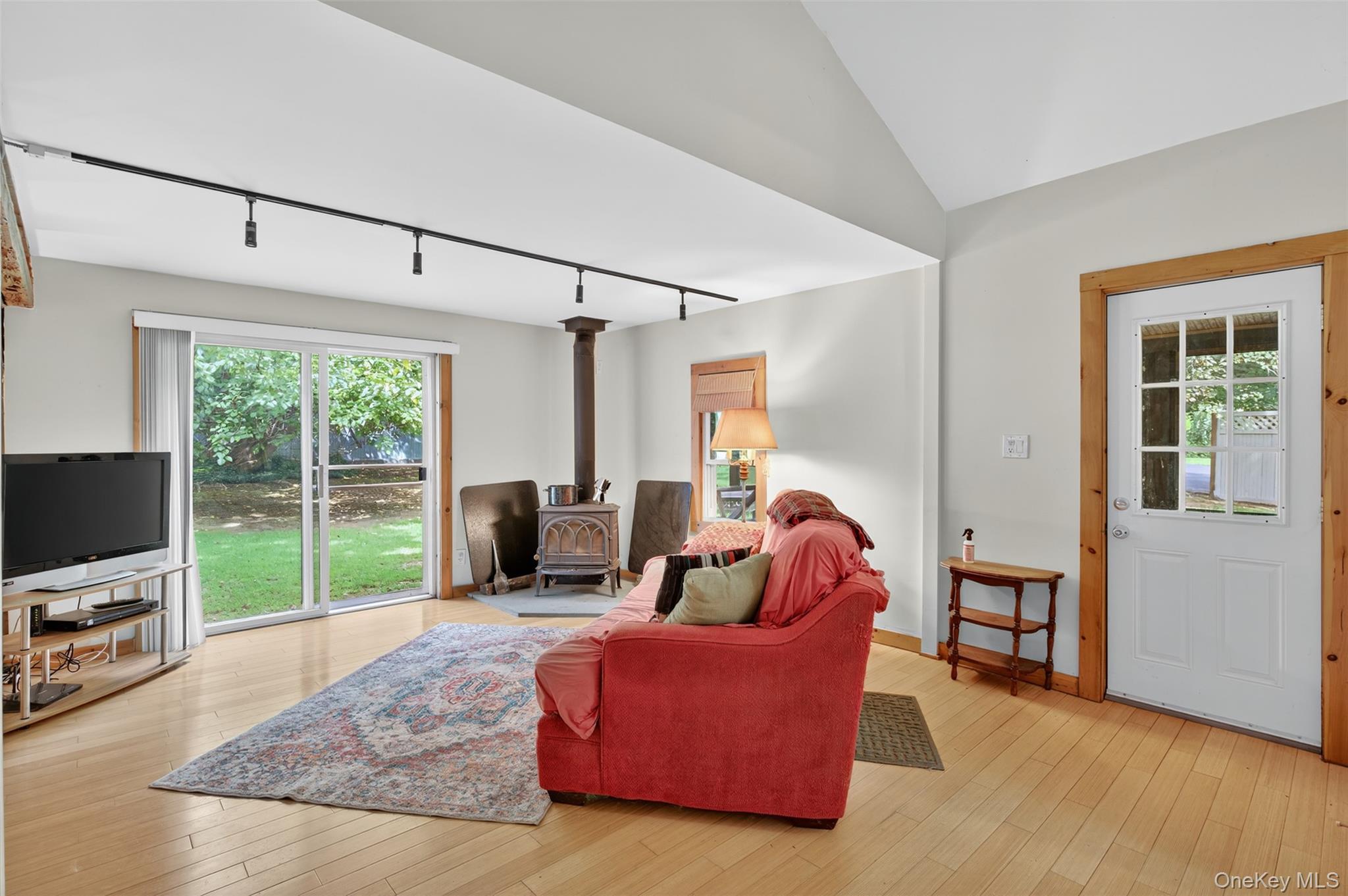 #11 photo, 96 Old Post N Road, Red Hook , NY 12571