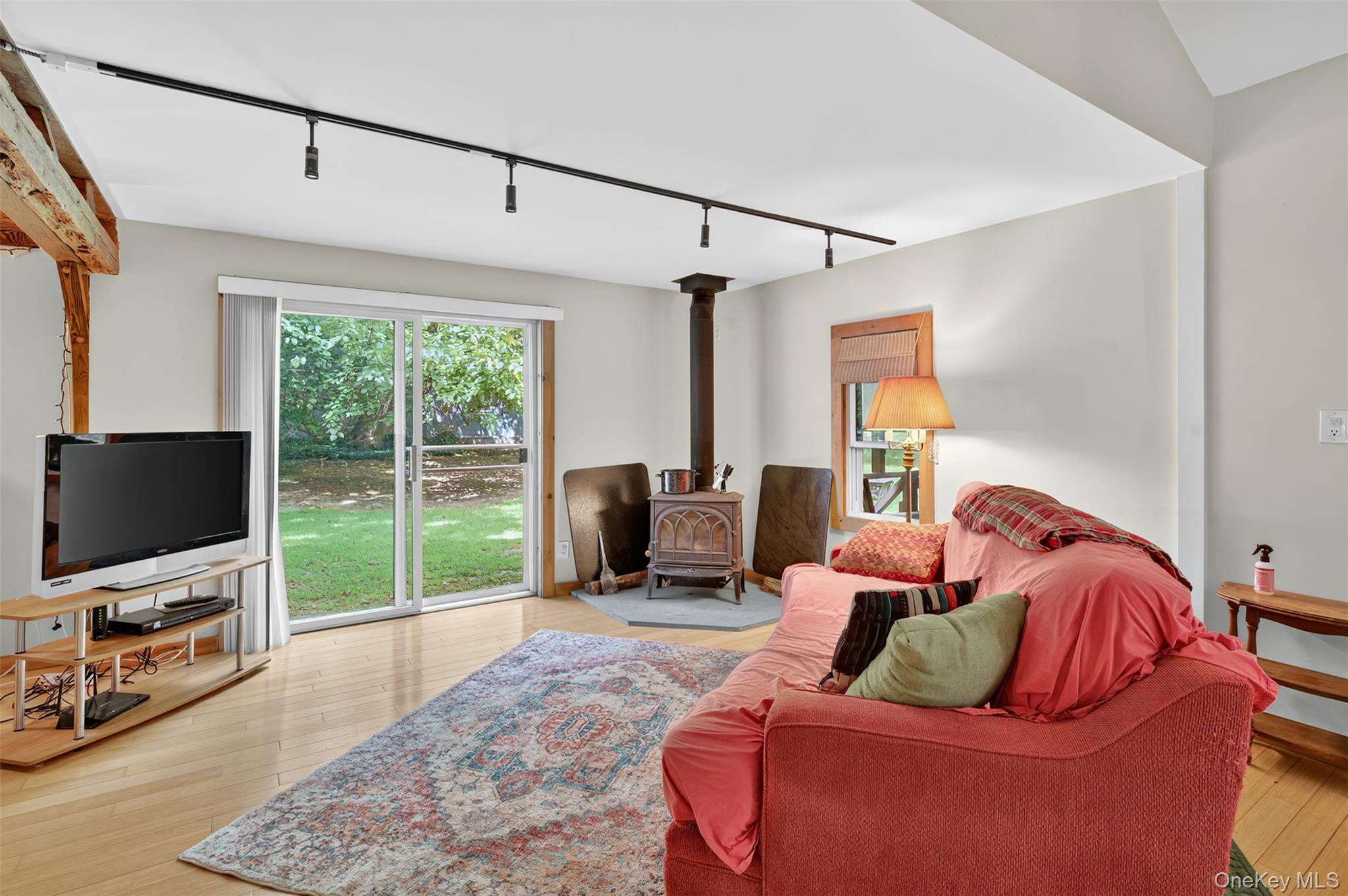 #12 photo, 96 Old Post N Road, Red Hook , NY 12571